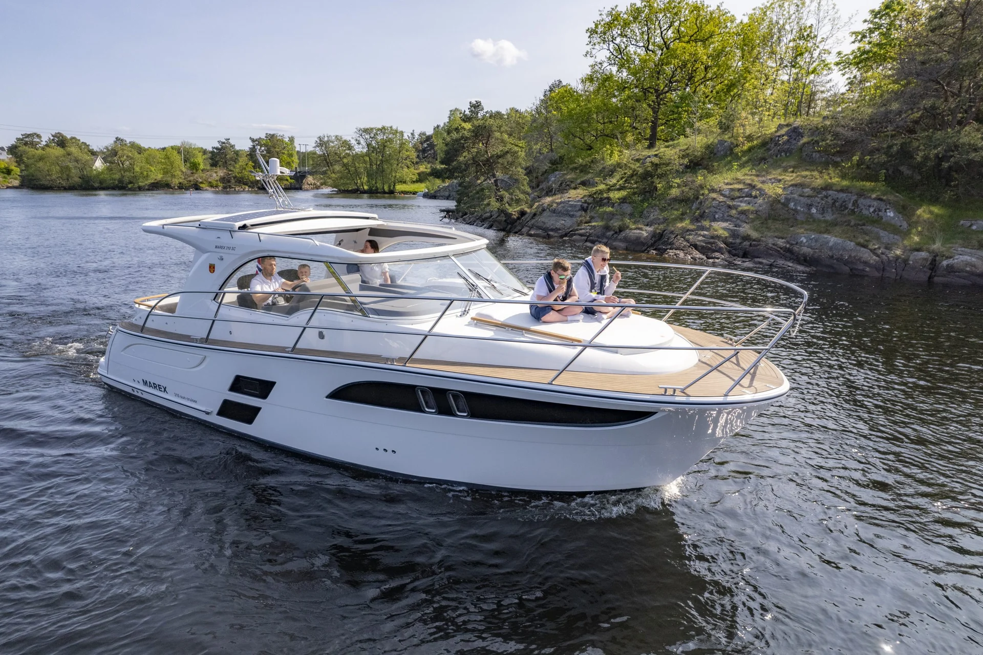 MAREX 310 Sun Cruiser exterior and deck photograph 21