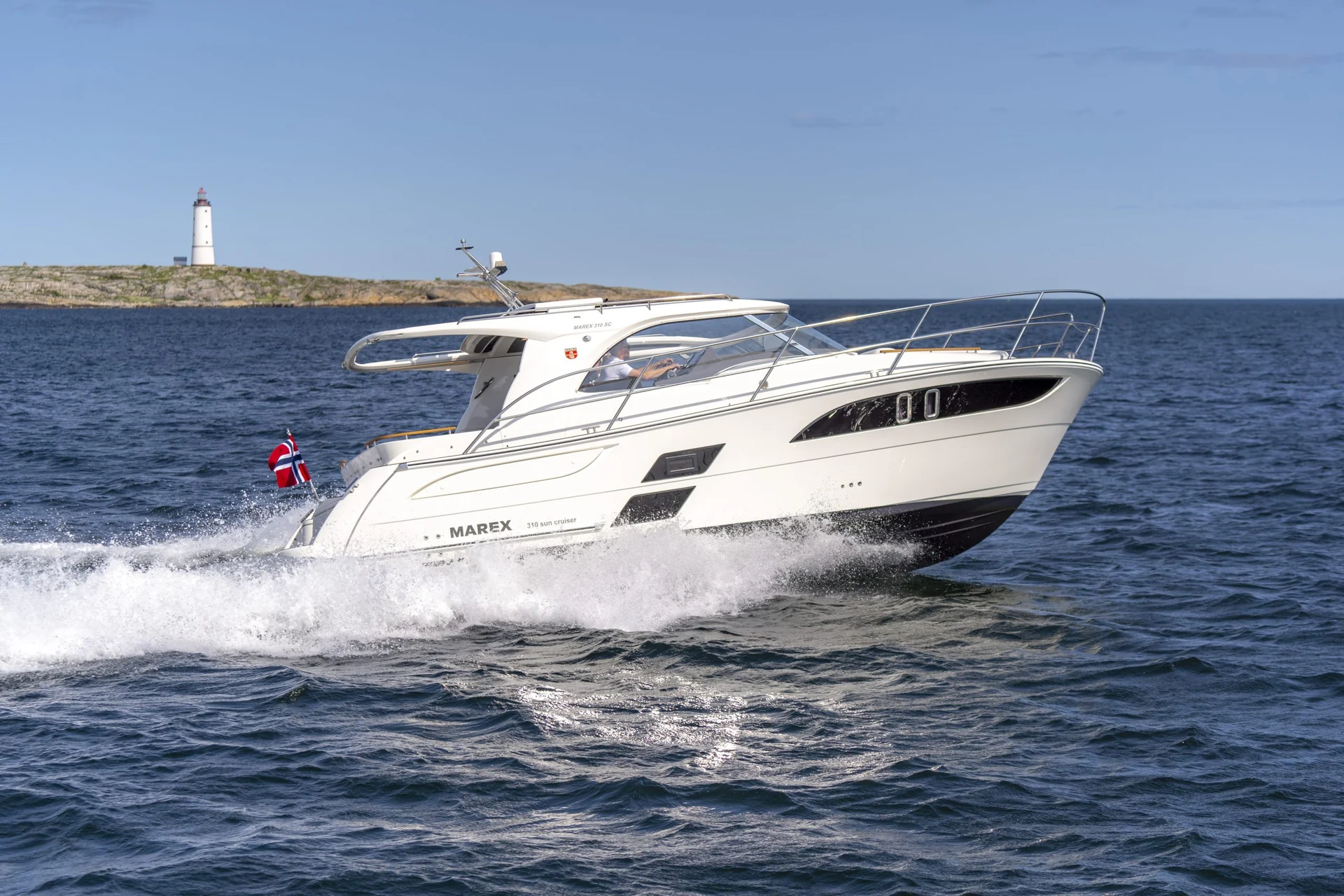 MAREX 310 running confidently at sea Sporty, confident handling