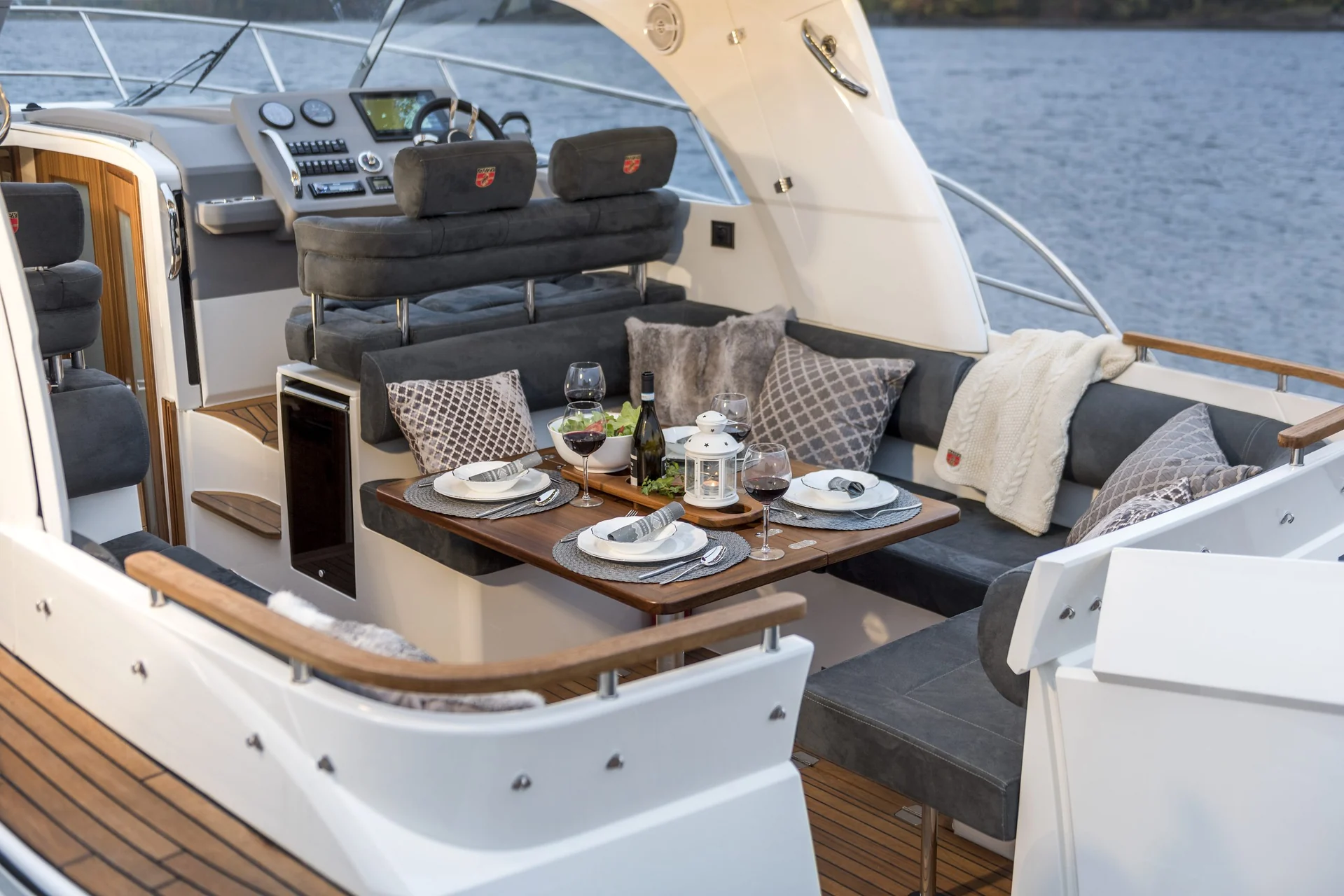 MAREX 310 Sun Cruiser cabin and interior photograph 52
