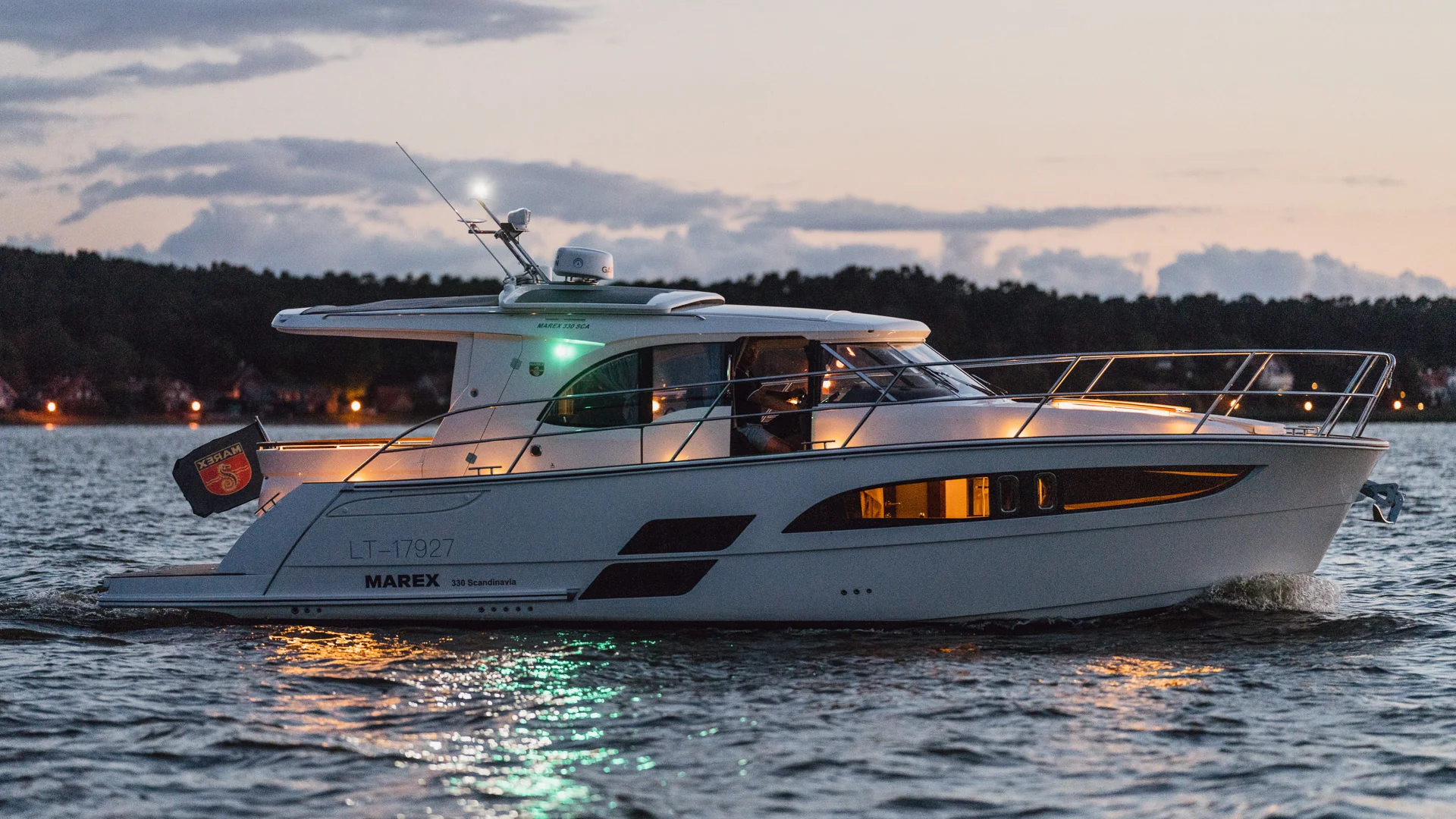 MAREX 330 Scandinavia exterior photograph 1