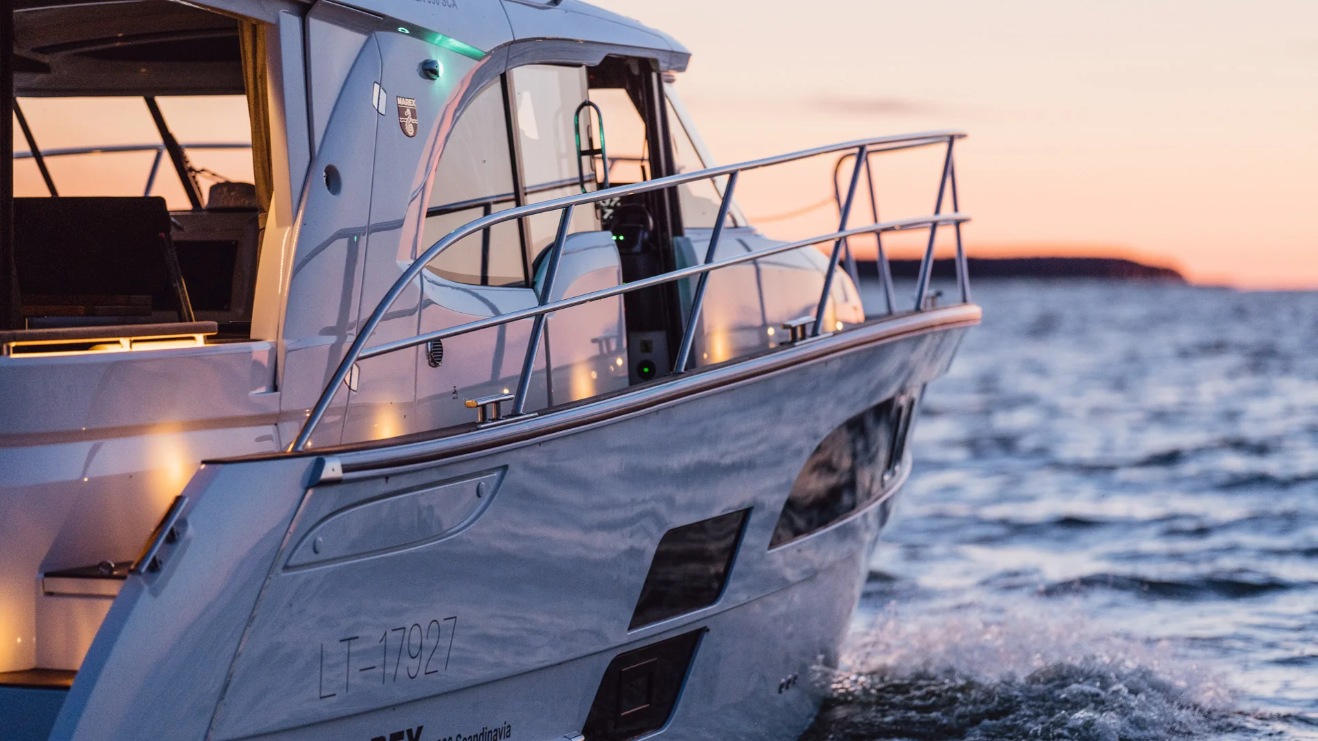 MAREX 330 Scandinavia exterior photograph 3