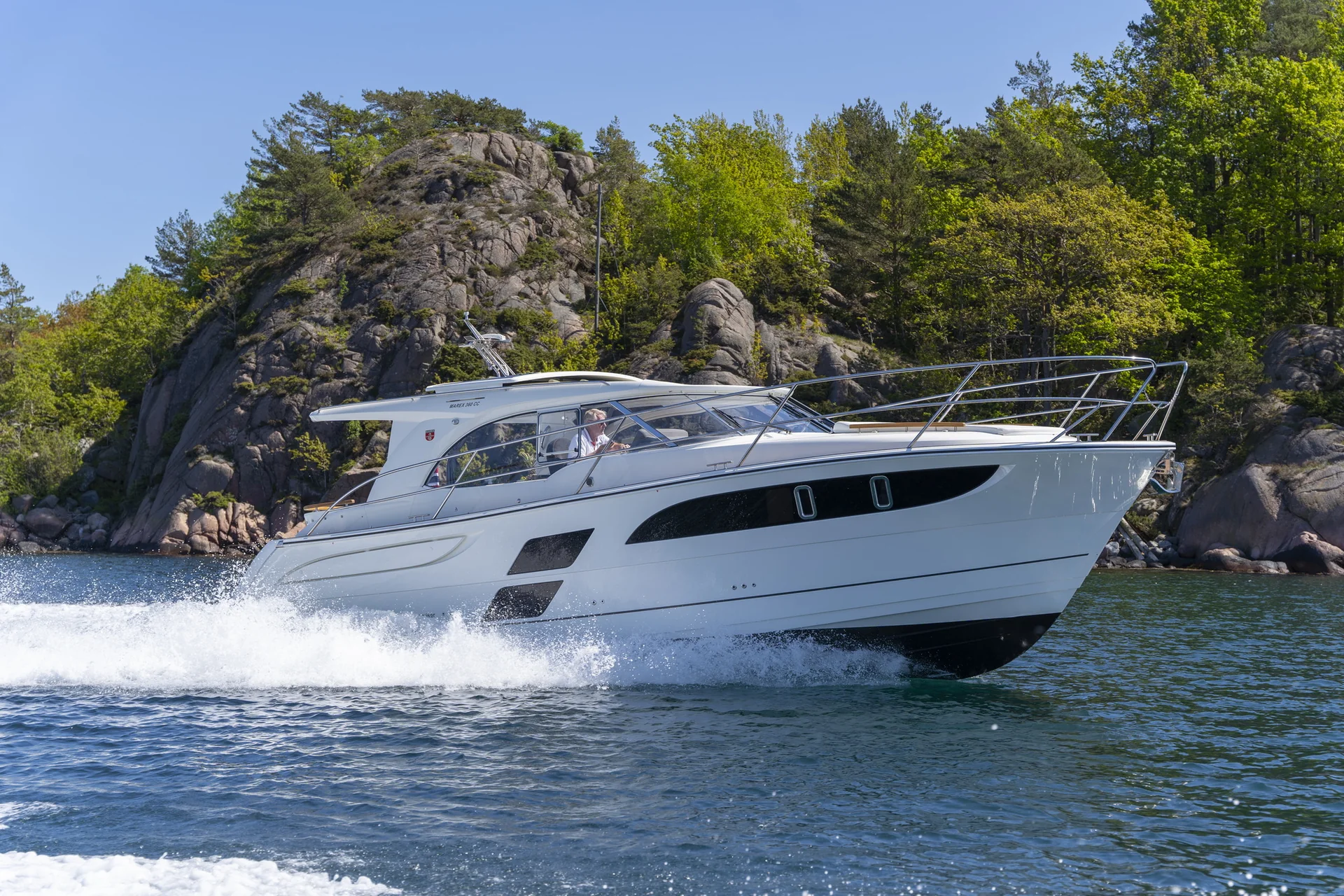 MAREX 360 Cabriolet Cruiser exterior photograph 4