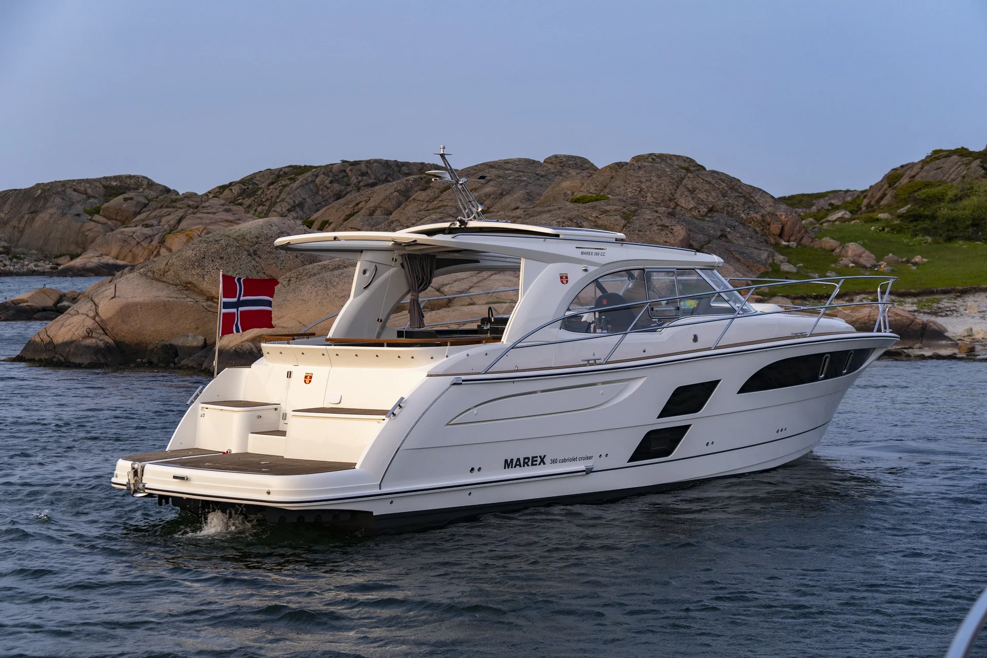 MAREX 360 Cabriolet Cruiser exterior photograph 5