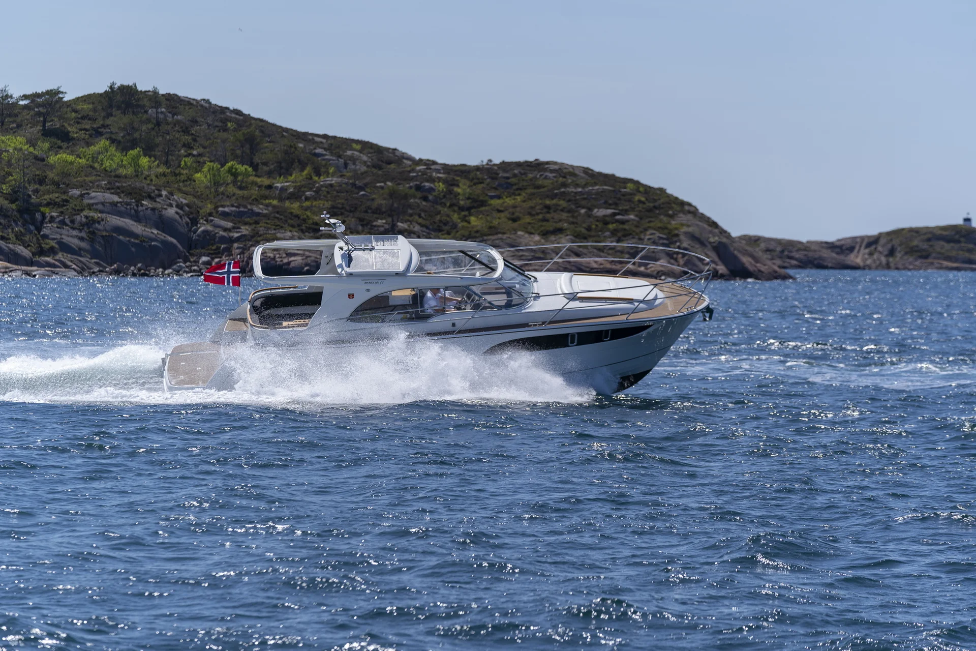 MAREX 360 Cabriolet Cruiser exterior photograph 7