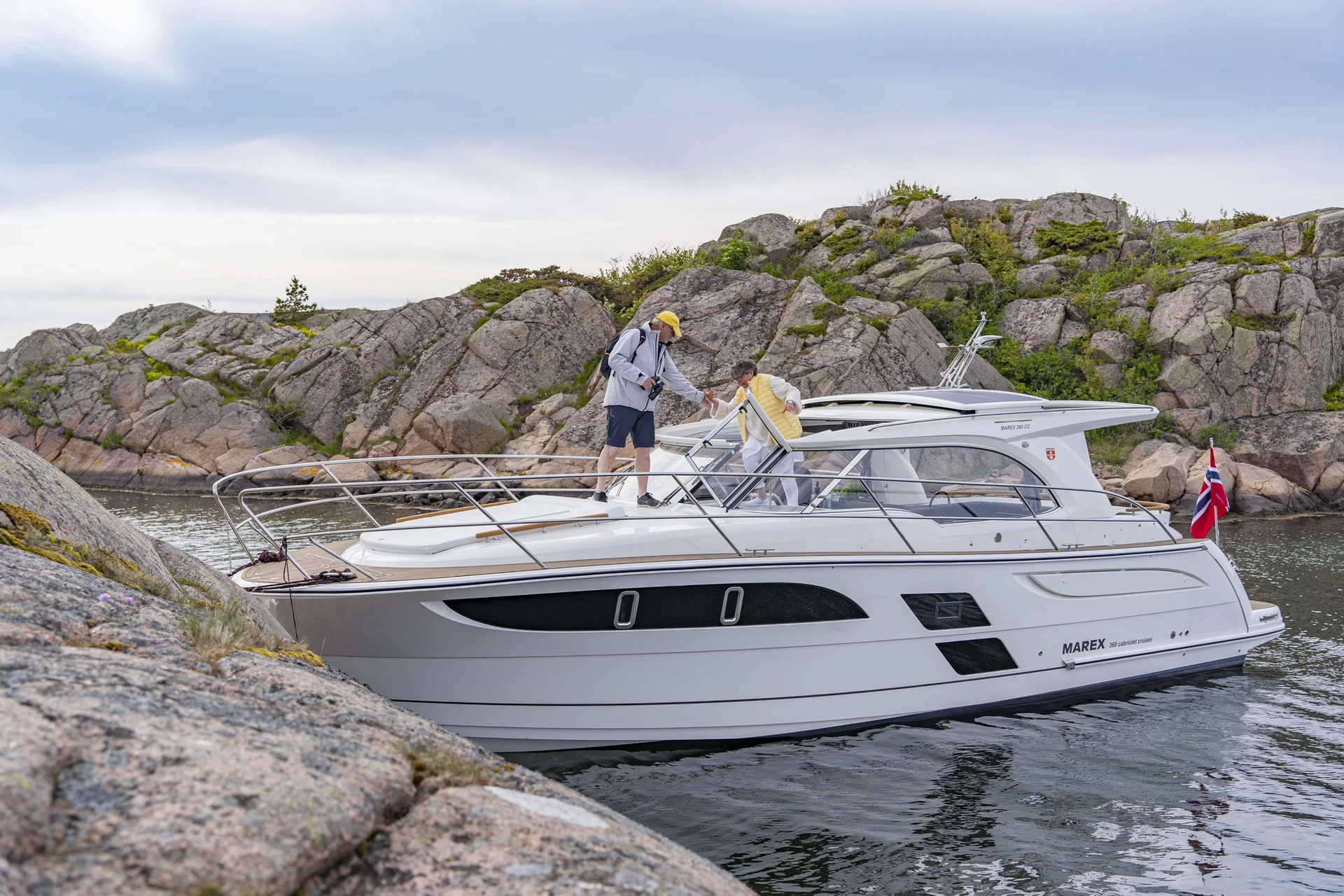 MAREX 360 Cabriolet Cruiser exterior photograph 9