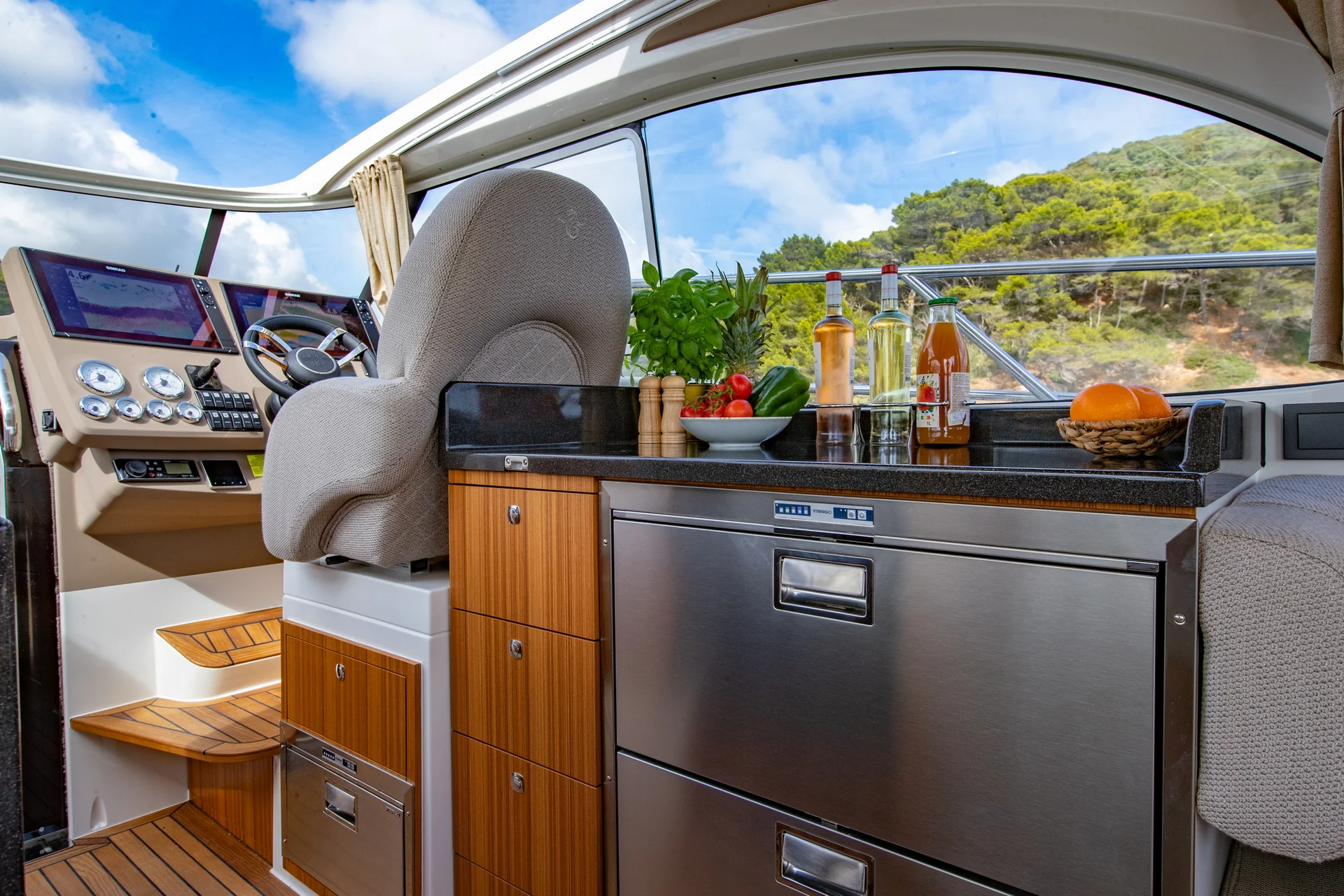 MAREX 360 Cabriolet Cruiser interior photograph 16