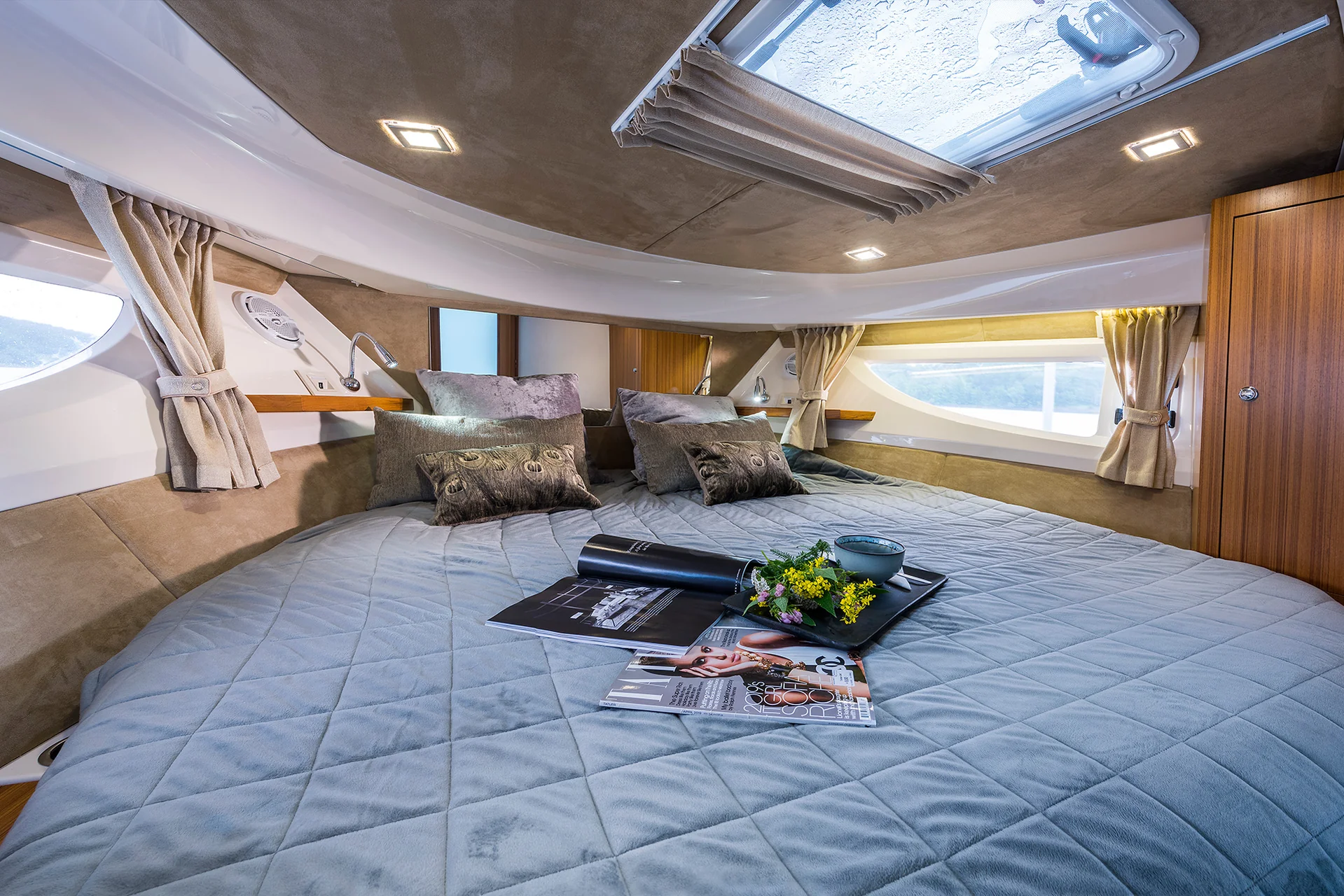 MAREX 360 Cabriolet Cruiser interior photograph 20