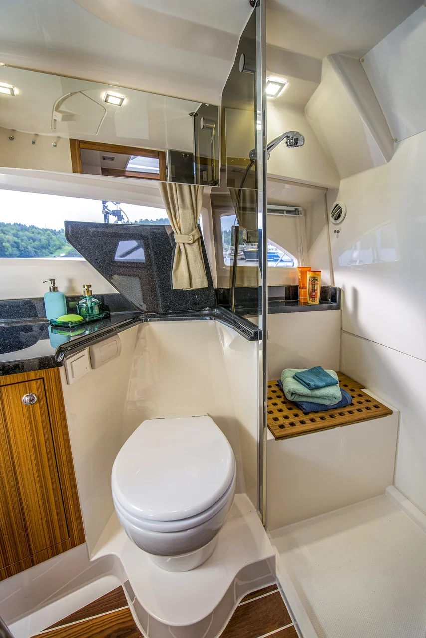 MAREX 360 Cabriolet Cruiser interior photograph 32