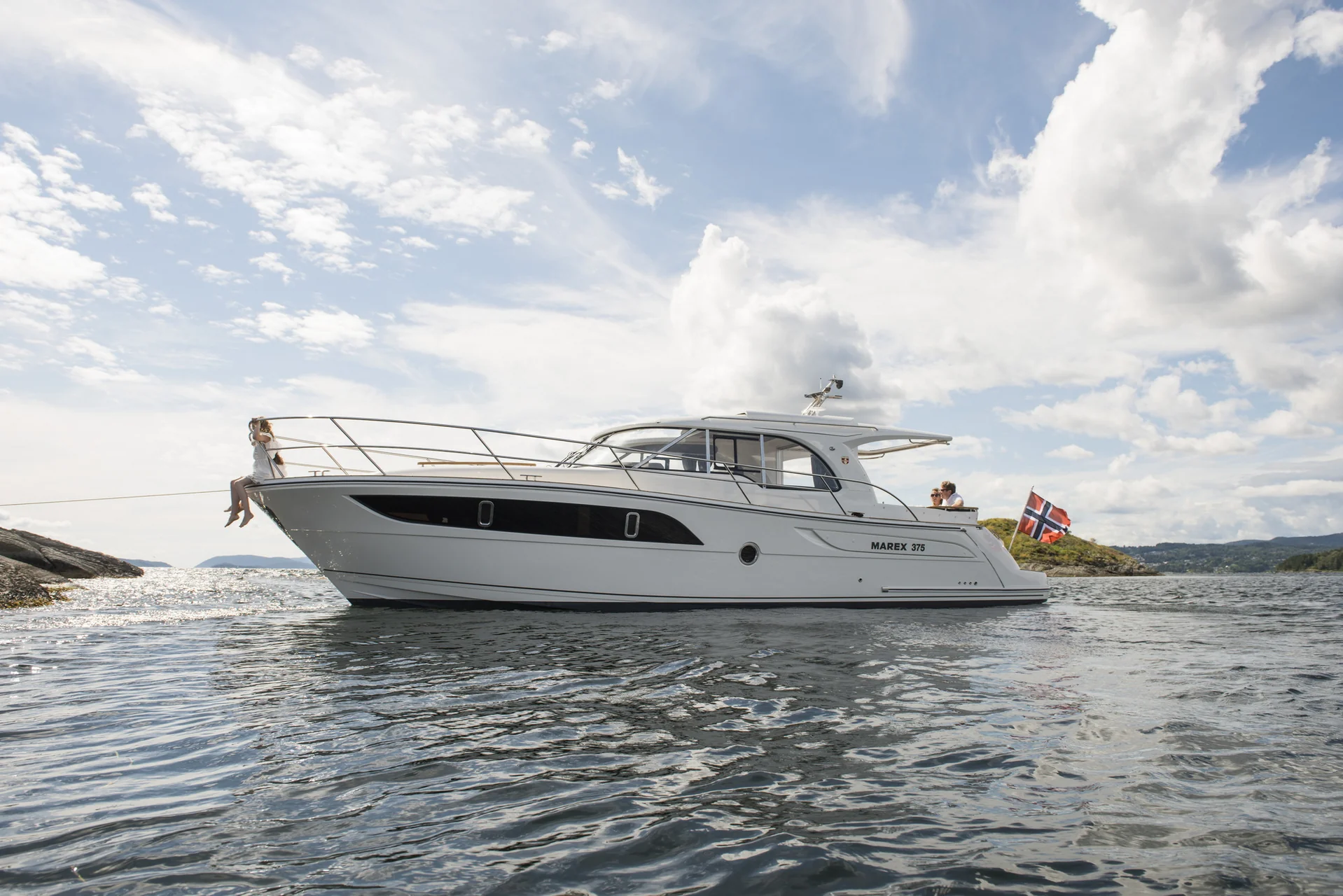 MAREX 375 exterior photograph 13