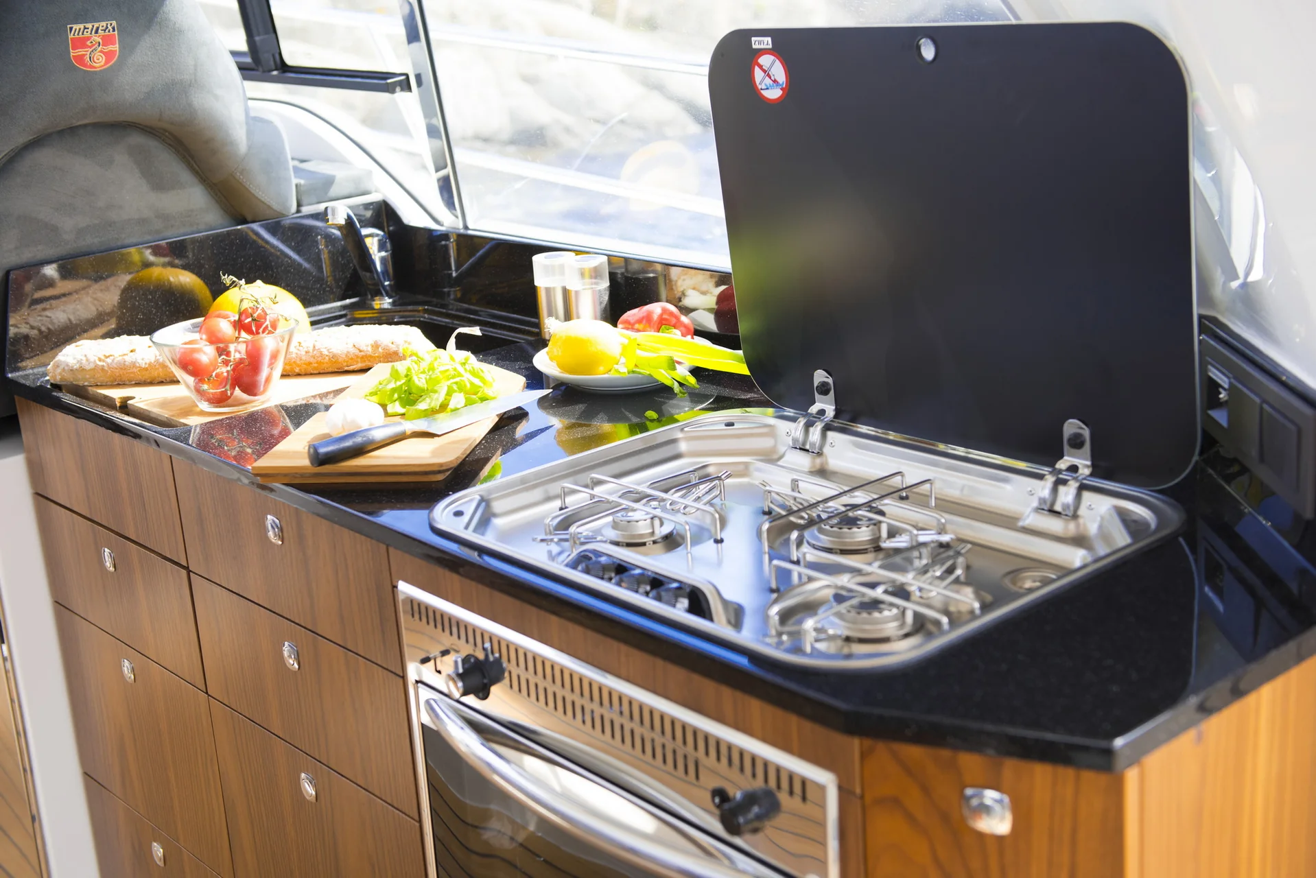 MAREX 375 Full family galley