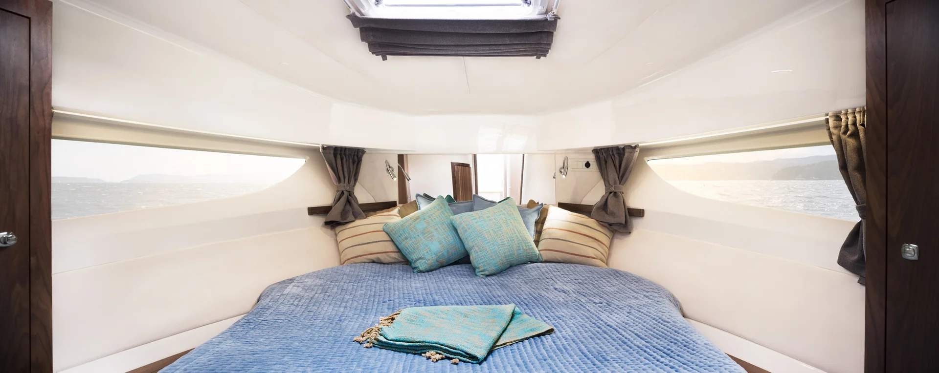 MAREX 375 interior photograph 34