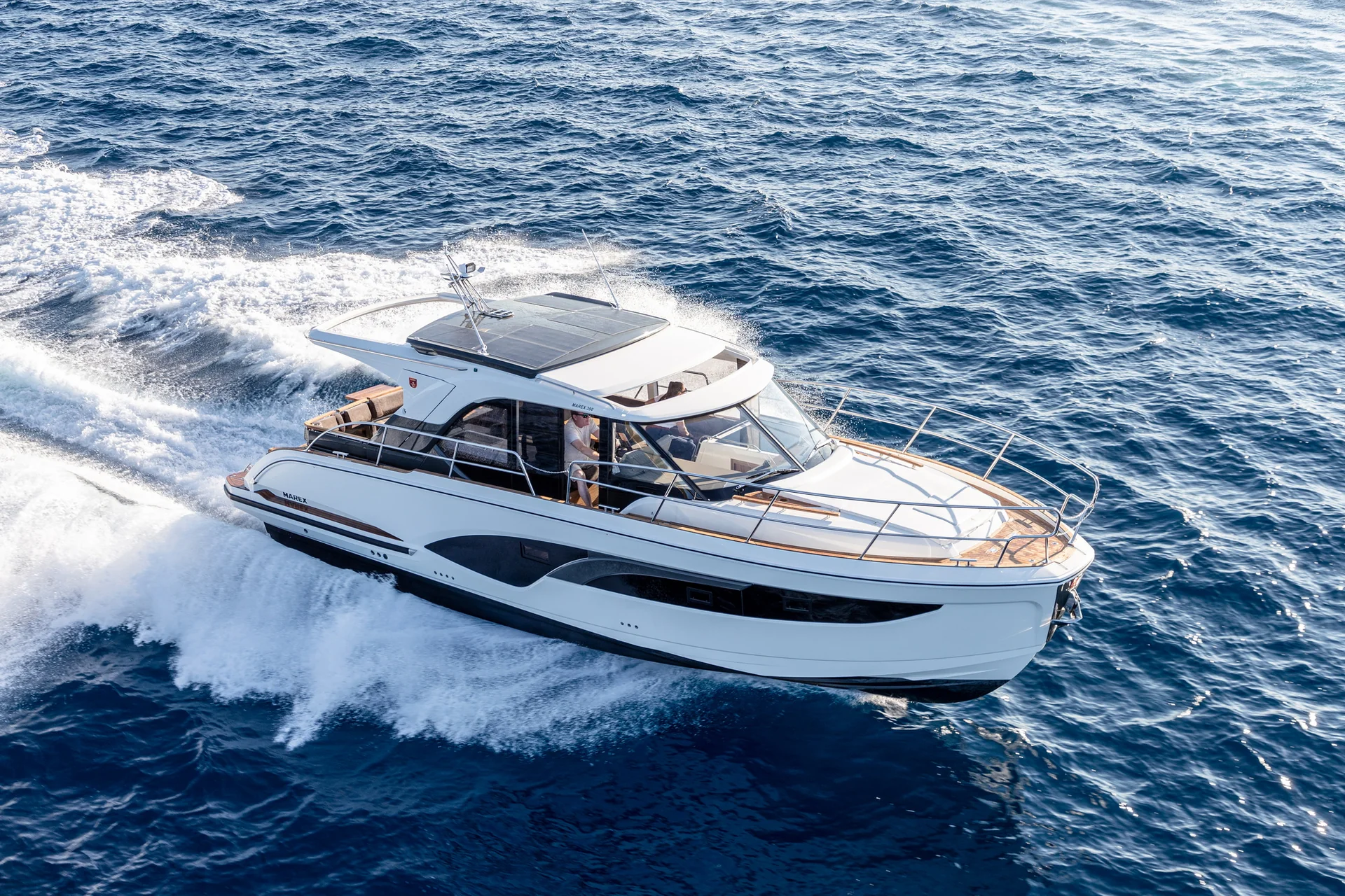 MAREX 390 exterior photograph 12