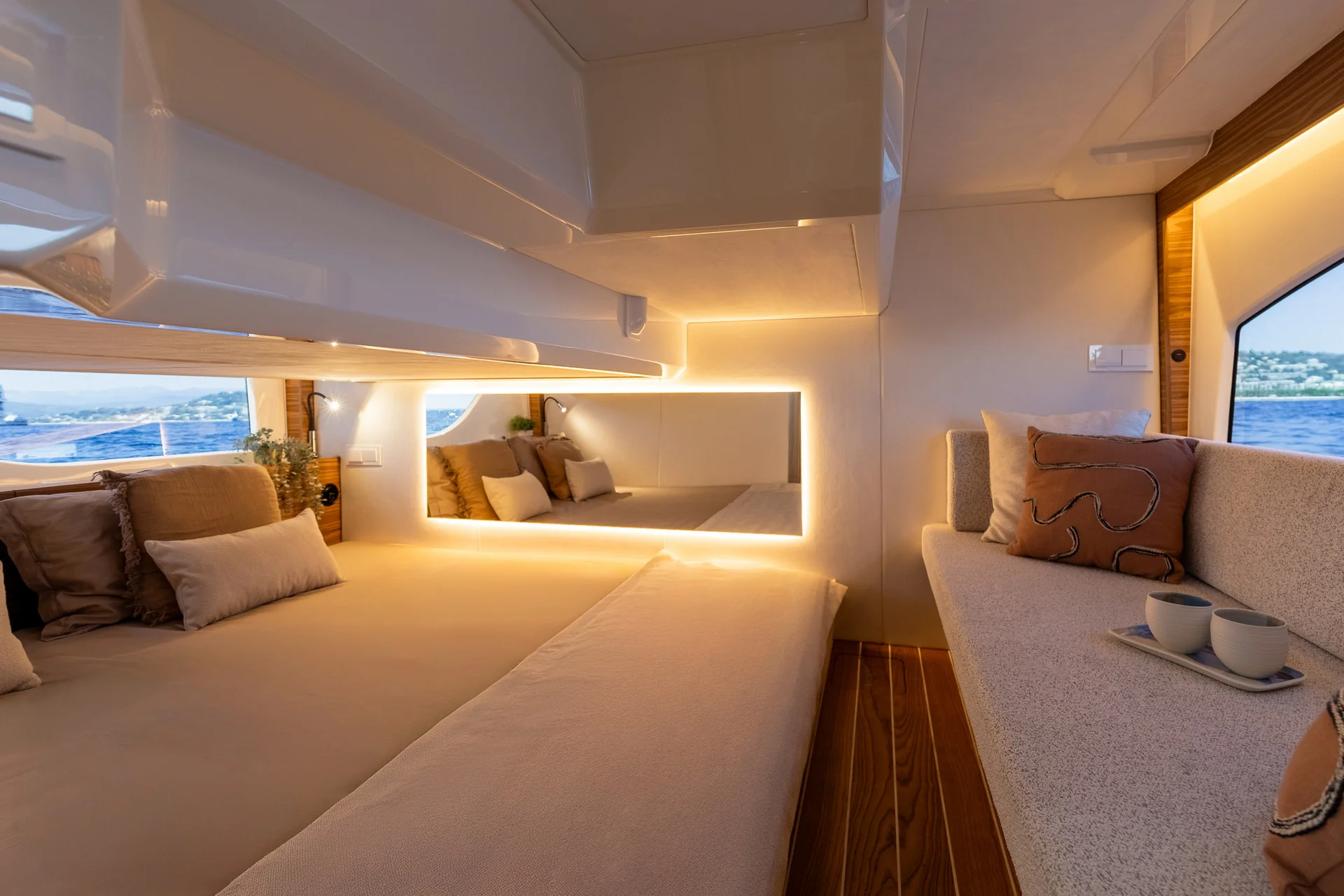 MAREX 390 interior photograph 32