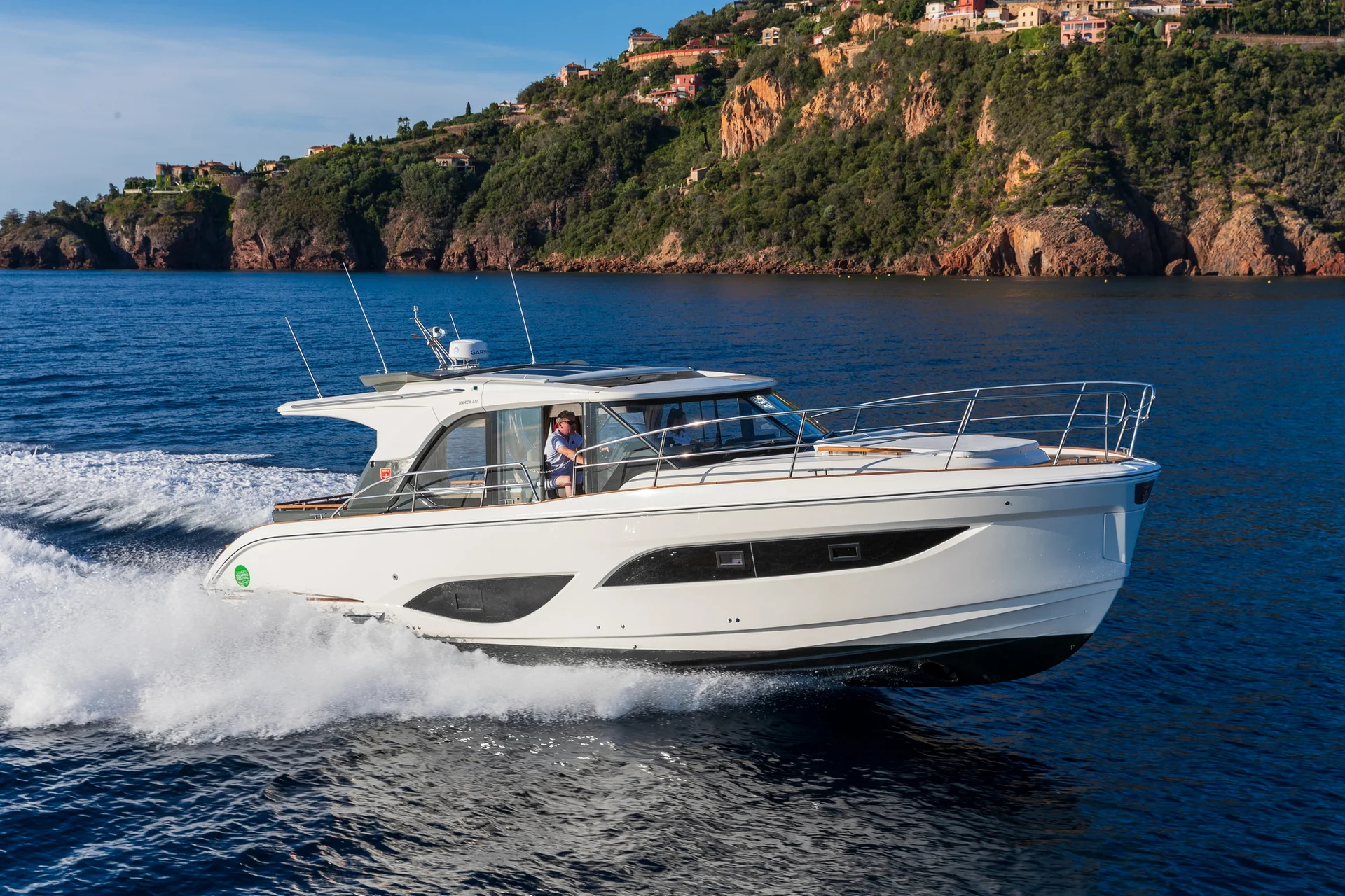 MAREX 440 Gourmet Cruiser exterior photograph 6
