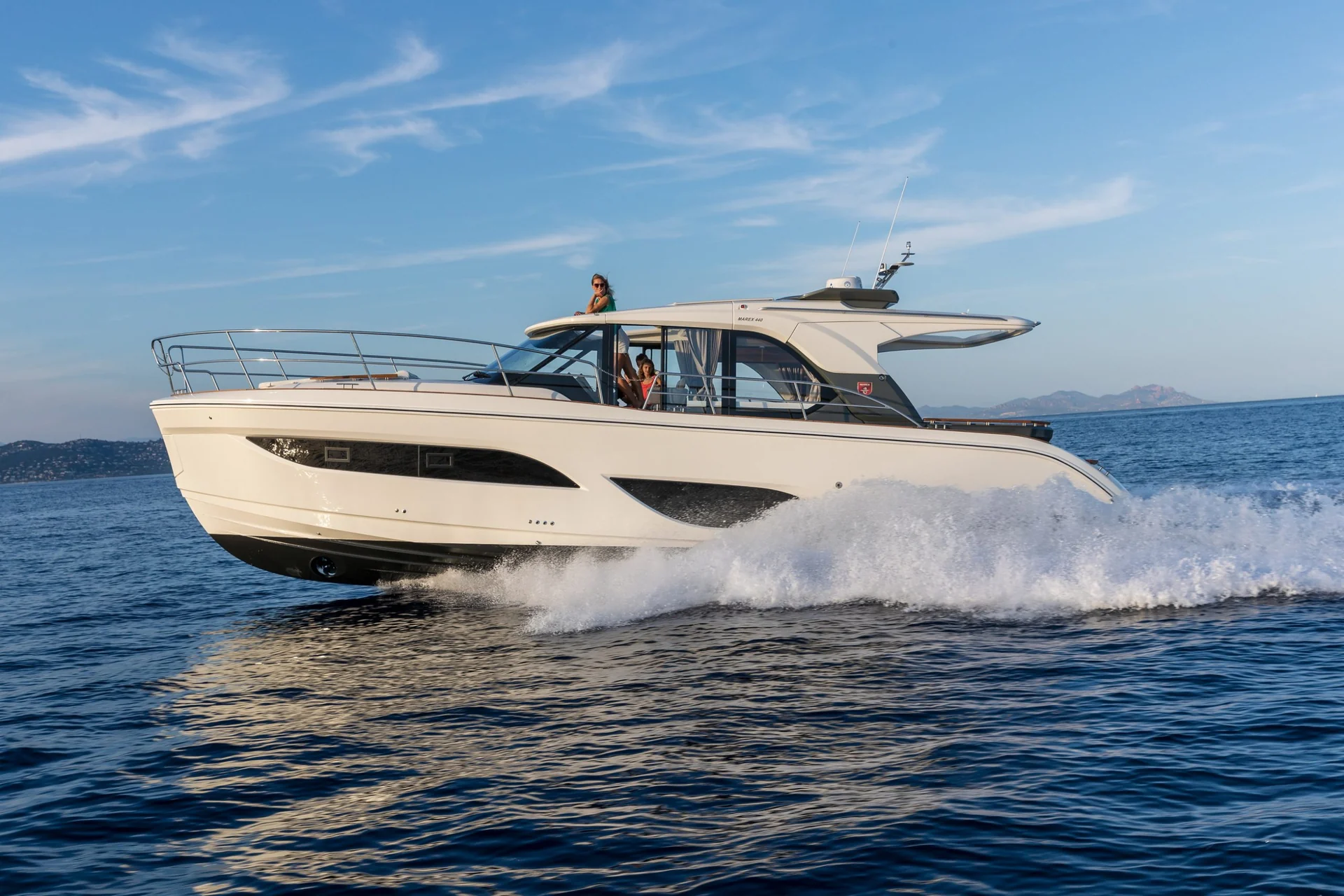 MAREX 440 Gourmet Cruiser exterior photograph 26
