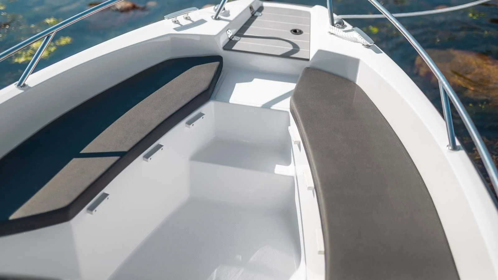Open bow seating