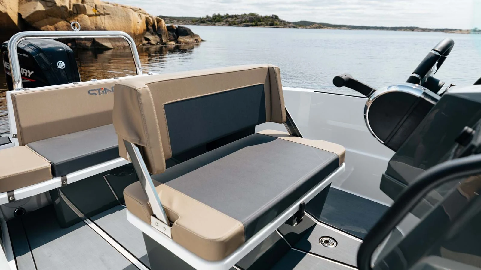 Flexible aft seating