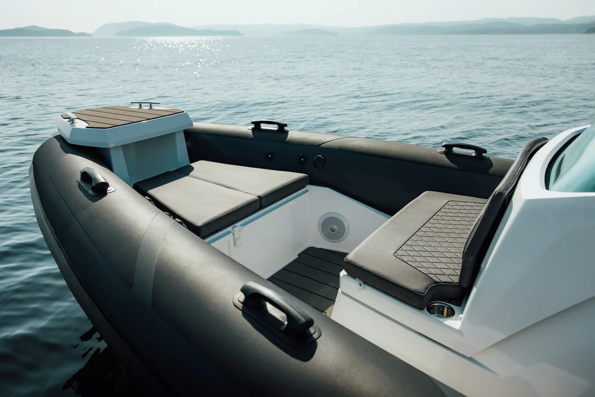 Nordkapp Airborne 7 exterior performance and deck image 10