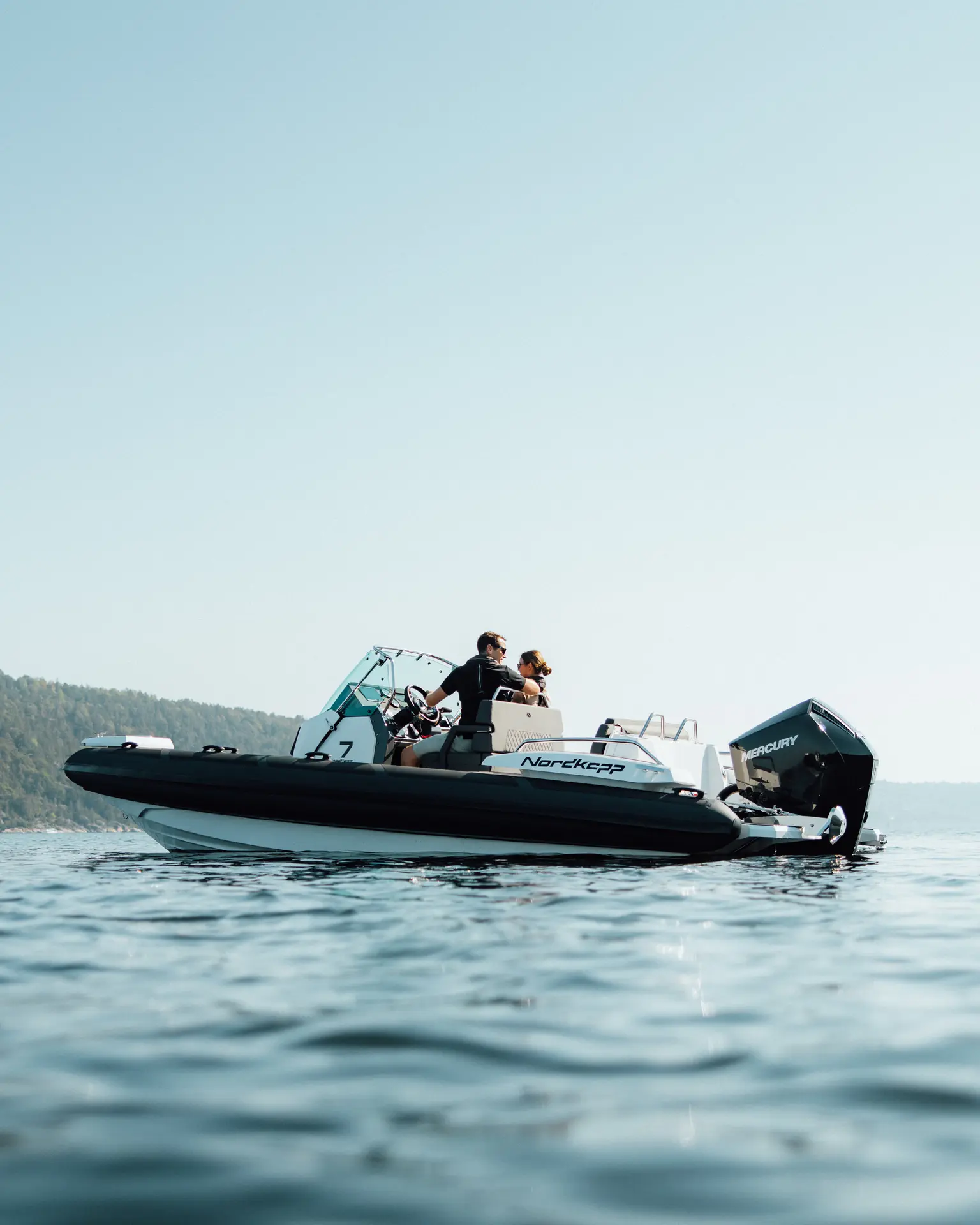 Nordkapp Airborne 7 exterior performance and deck image 13