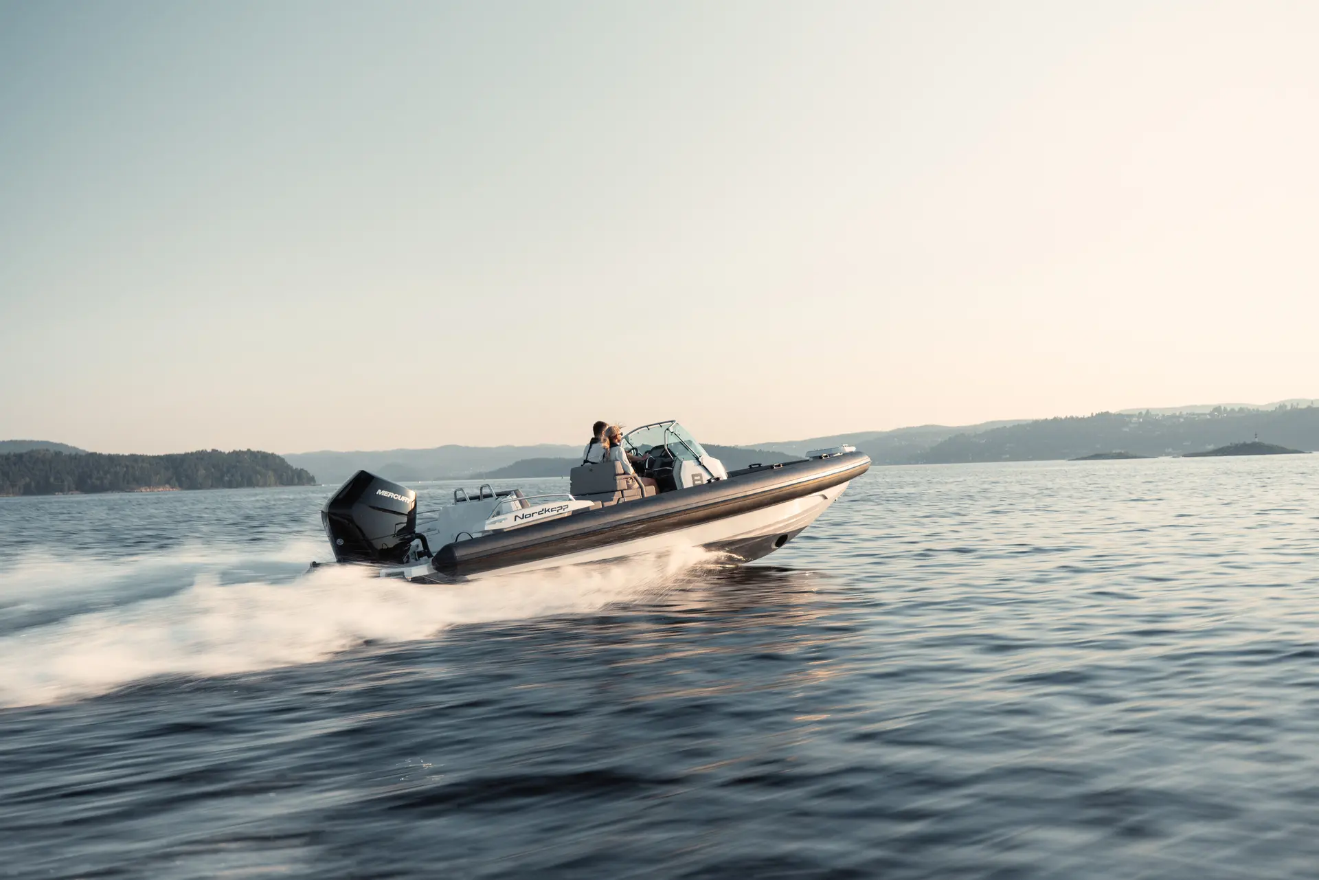 Nordkapp Airborne 8 exterior performance and deck image 18