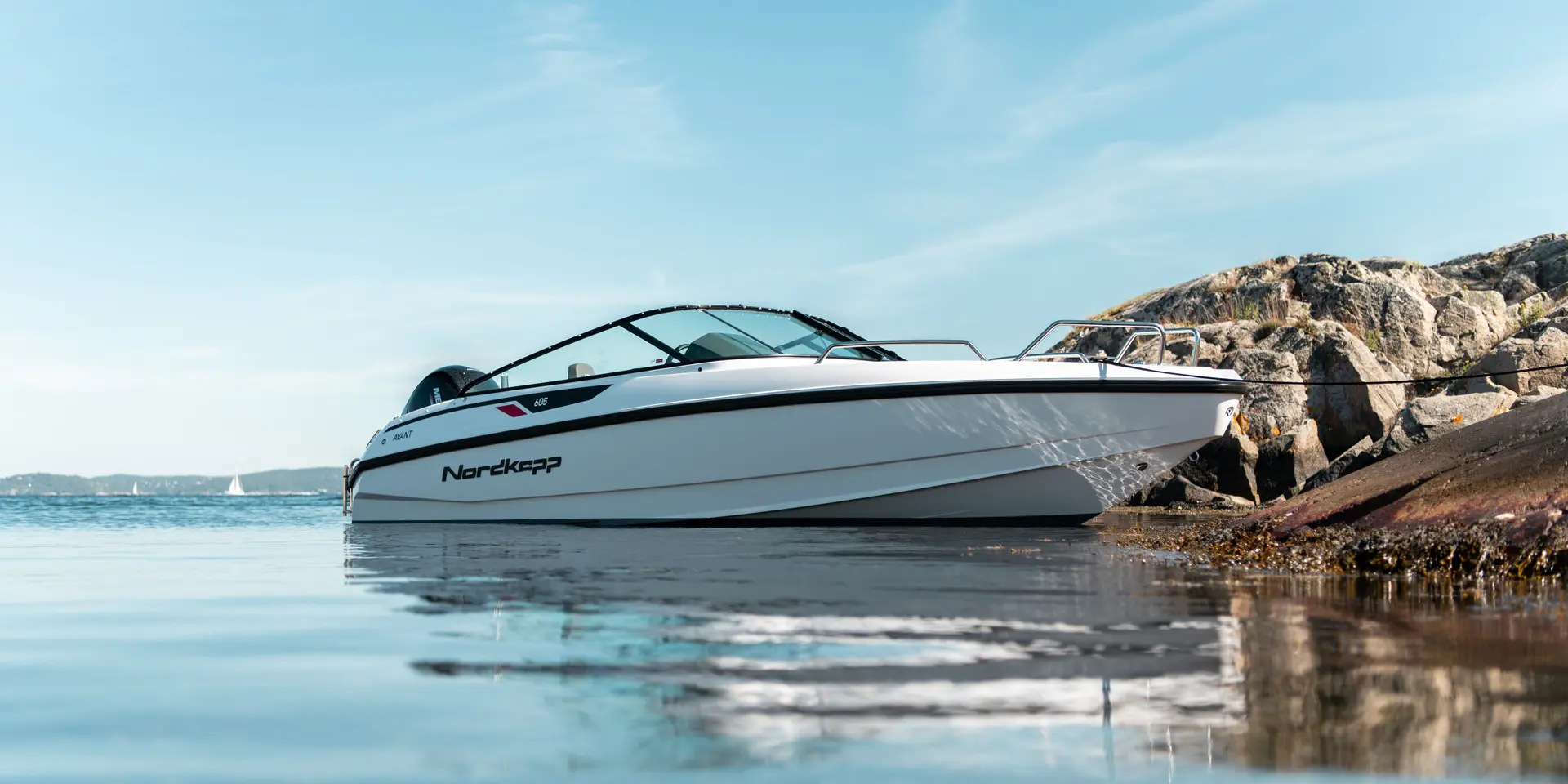 Nordkapp Avant 605 exterior performance and deck image 11