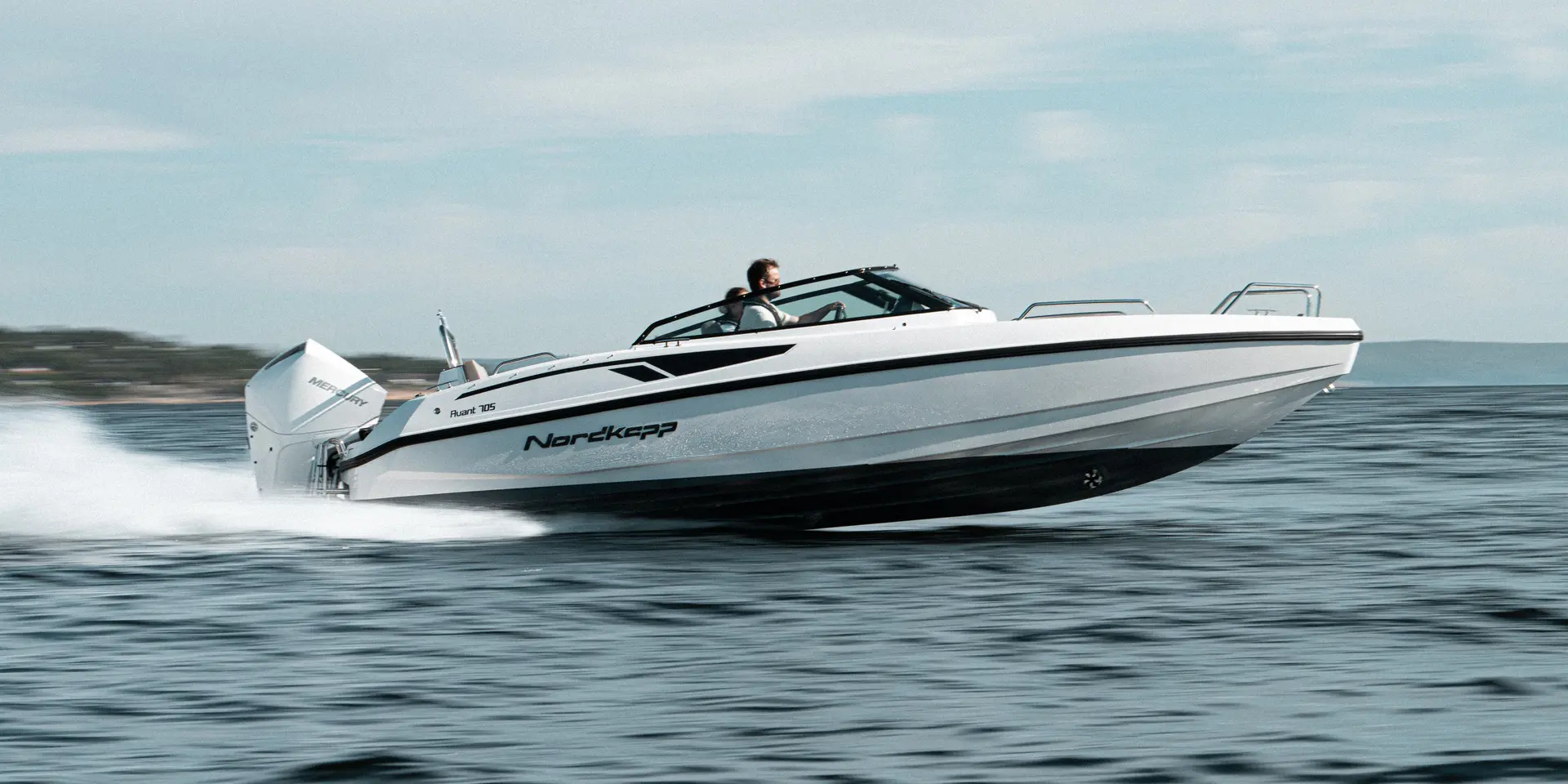 Nordkapp Avant 705 exterior performance and deck image 1