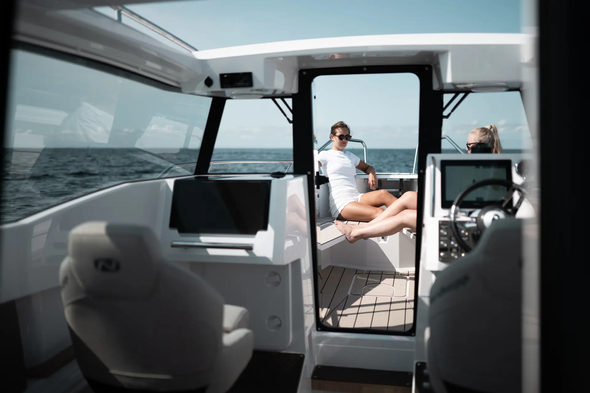 Nordkapp Coupe 780 wheelhouse cabin and interior image 14