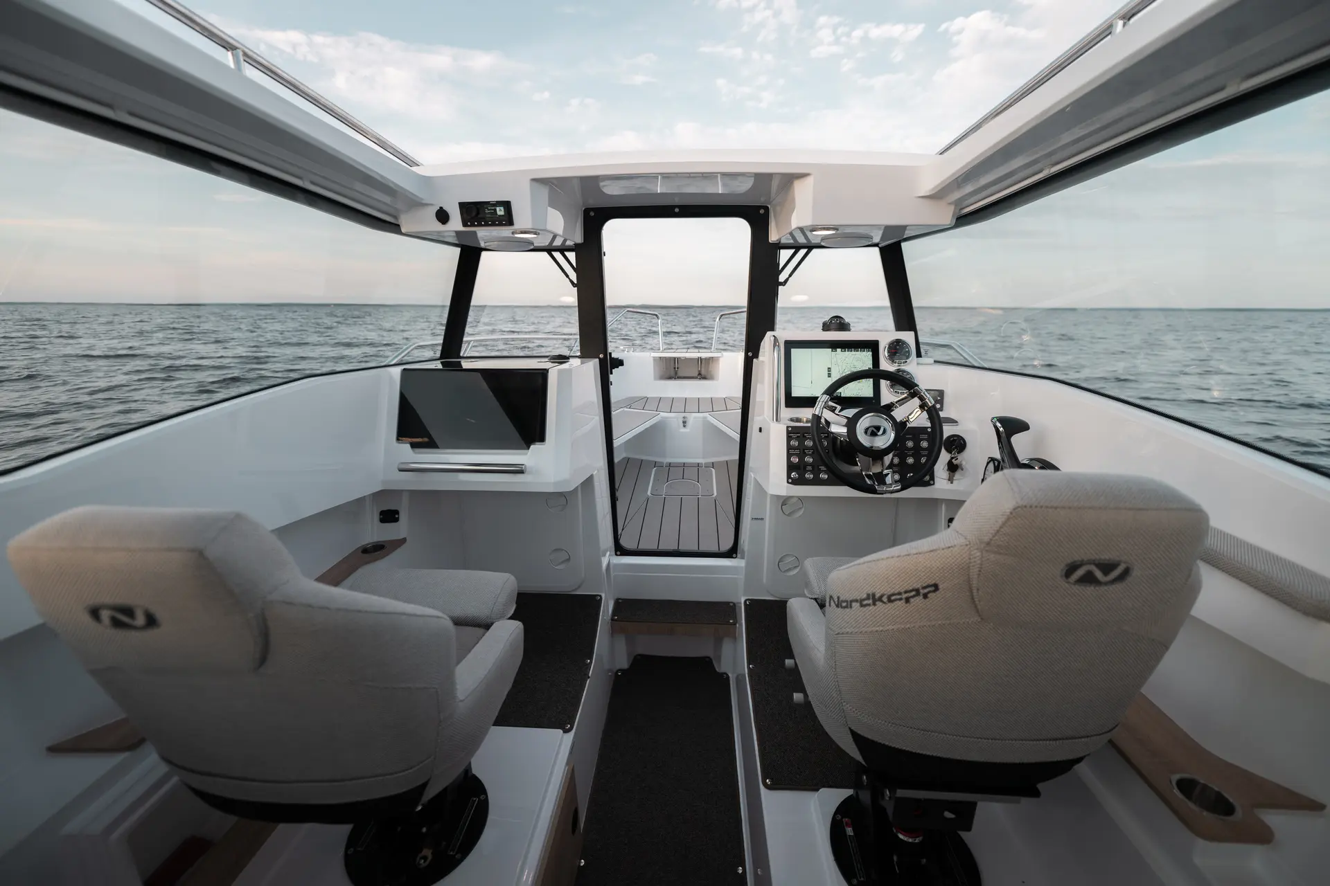 Nordkapp Coupe 780 wheelhouse cabin and interior image 19