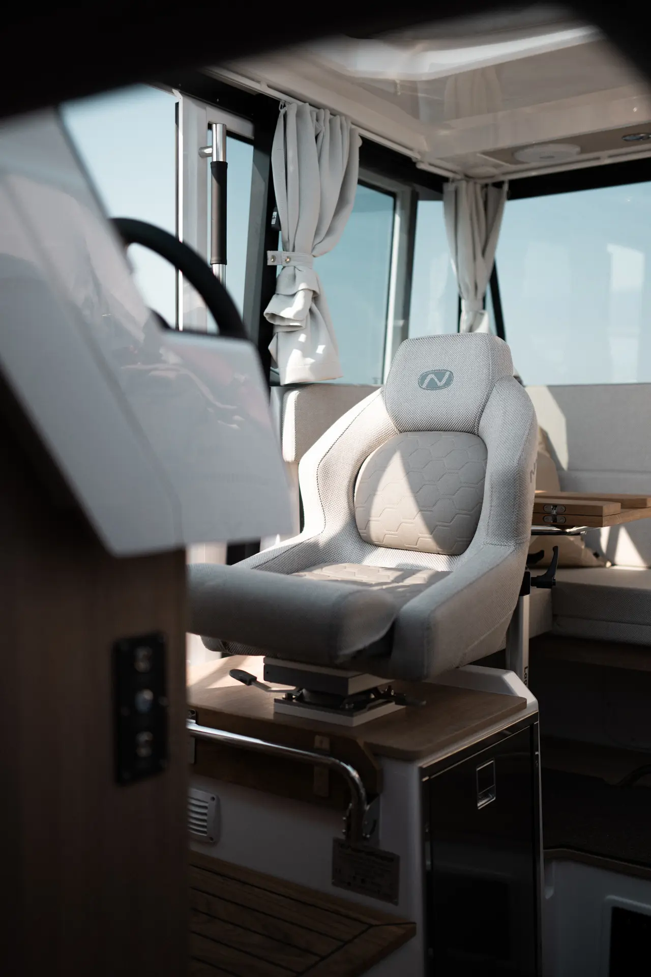 Nordkapp Coupe 830 wheelhouse cabin and interior image 11