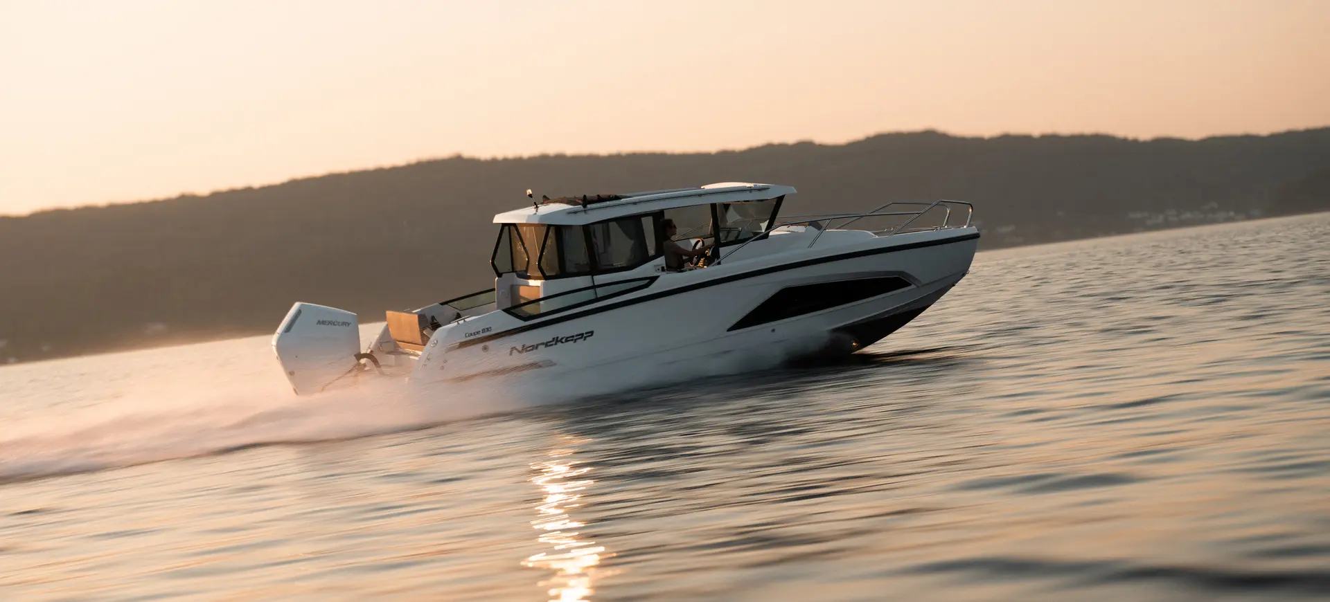 Coupe 830 open-water confidence