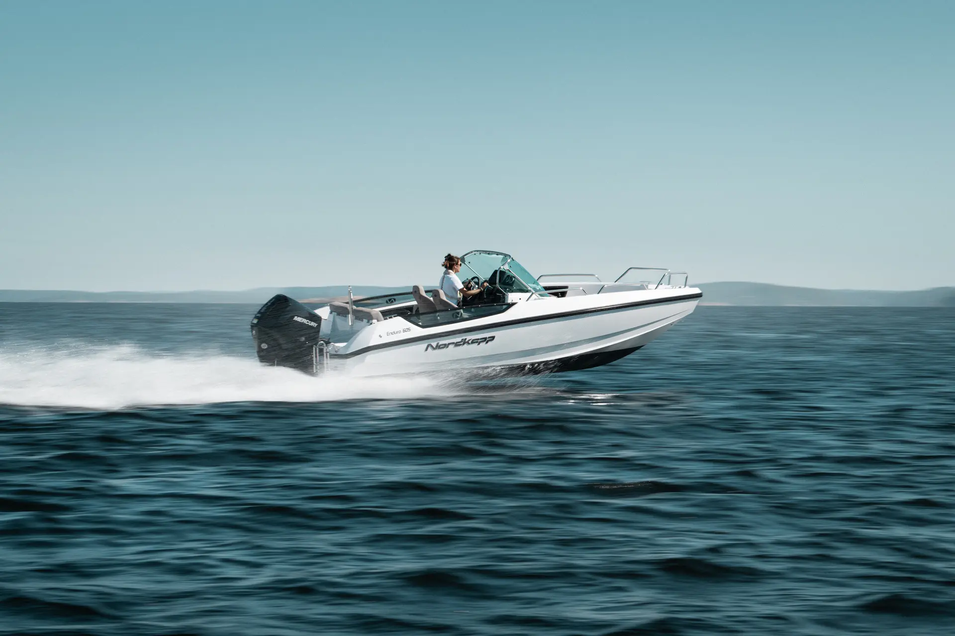 Nordkapp Enduro 605 exterior performance and deck image 1
