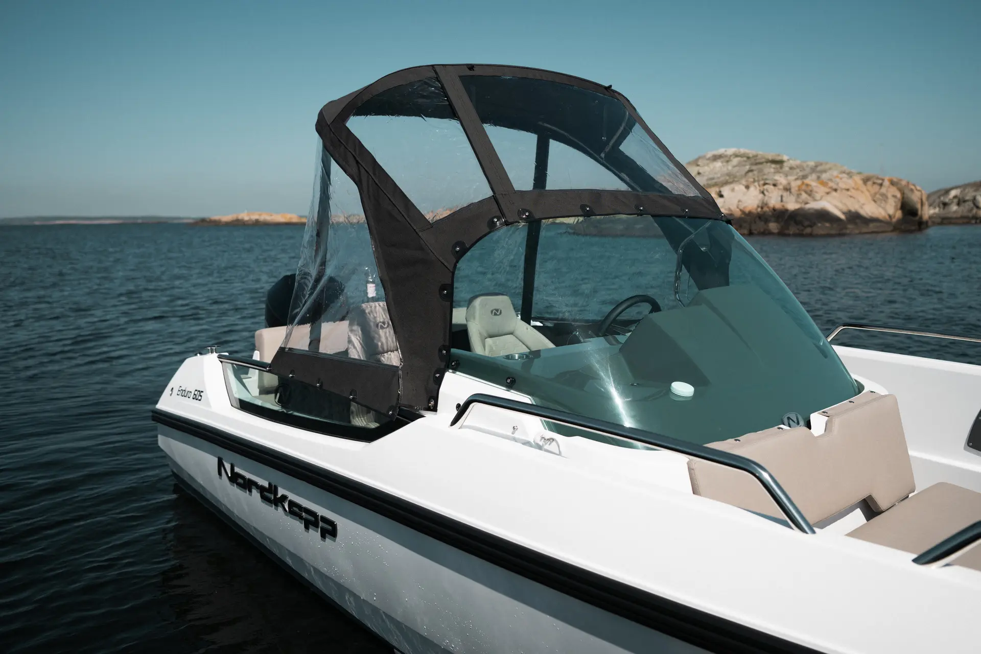 Nordkapp Enduro 605 exterior performance and deck image 6