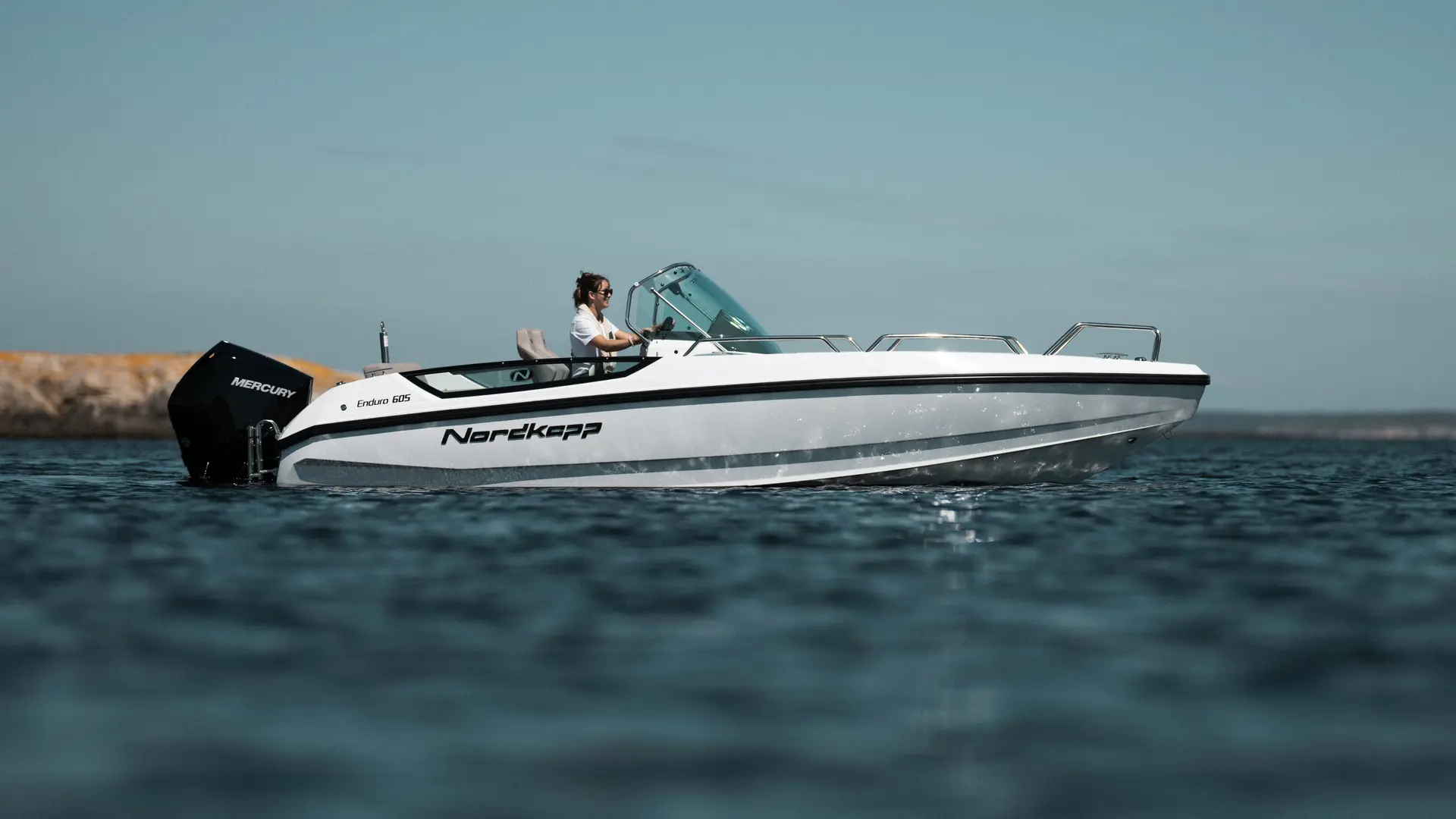 Nordkapp Enduro 605 exterior performance and deck image 8