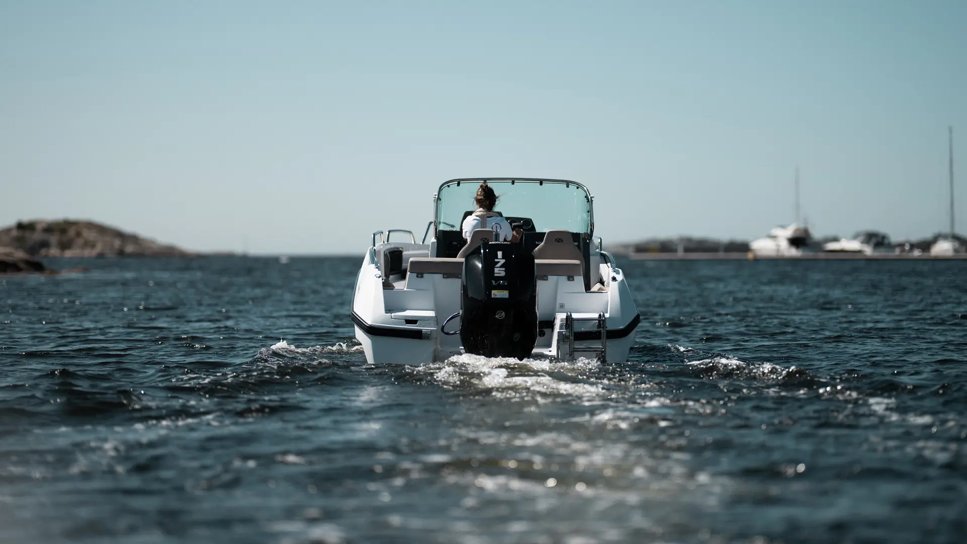Nordkapp Enduro 605 exterior performance and deck image 17