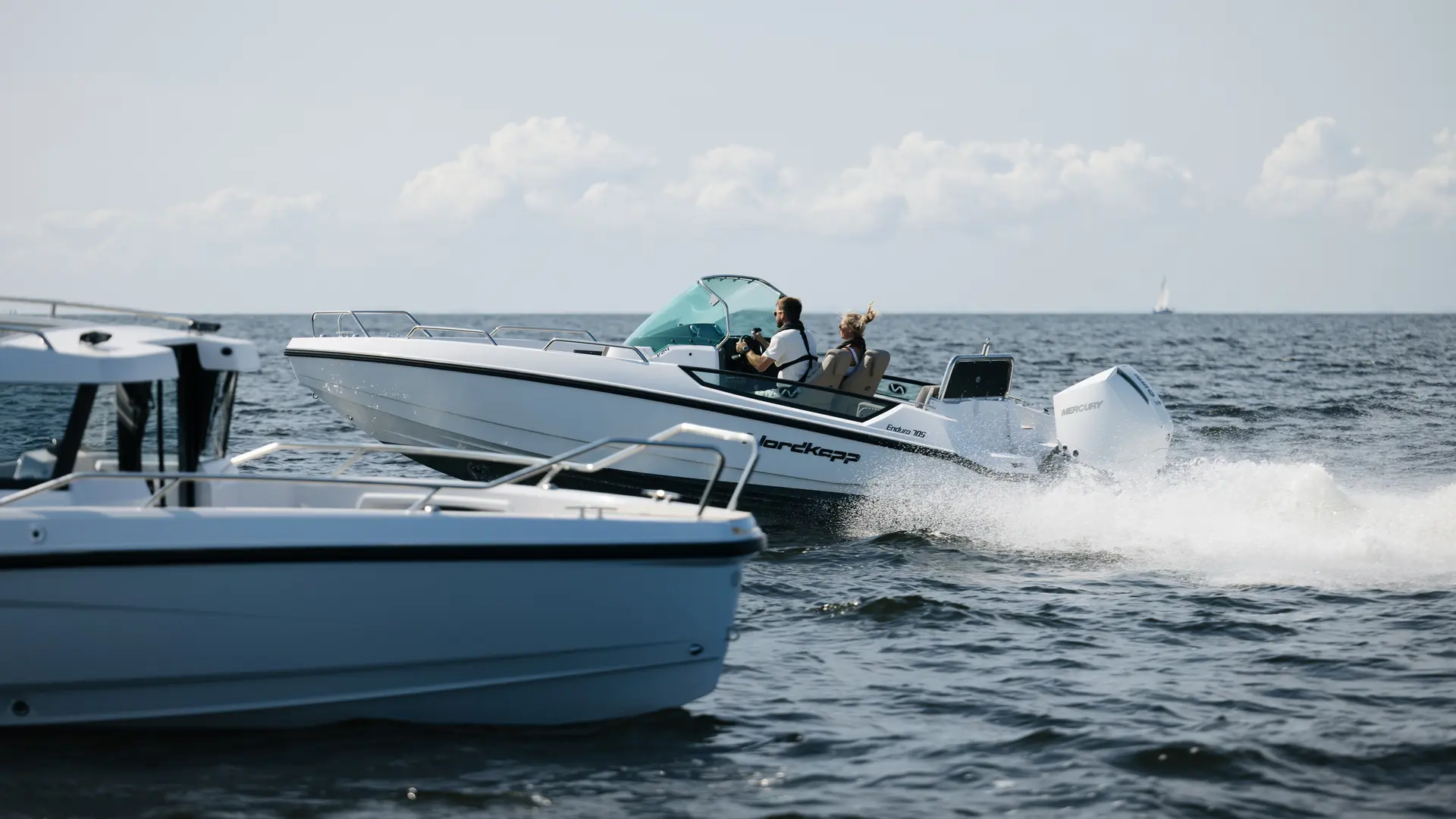 Nordkapp Enduro 705 exterior performance and deck image 21