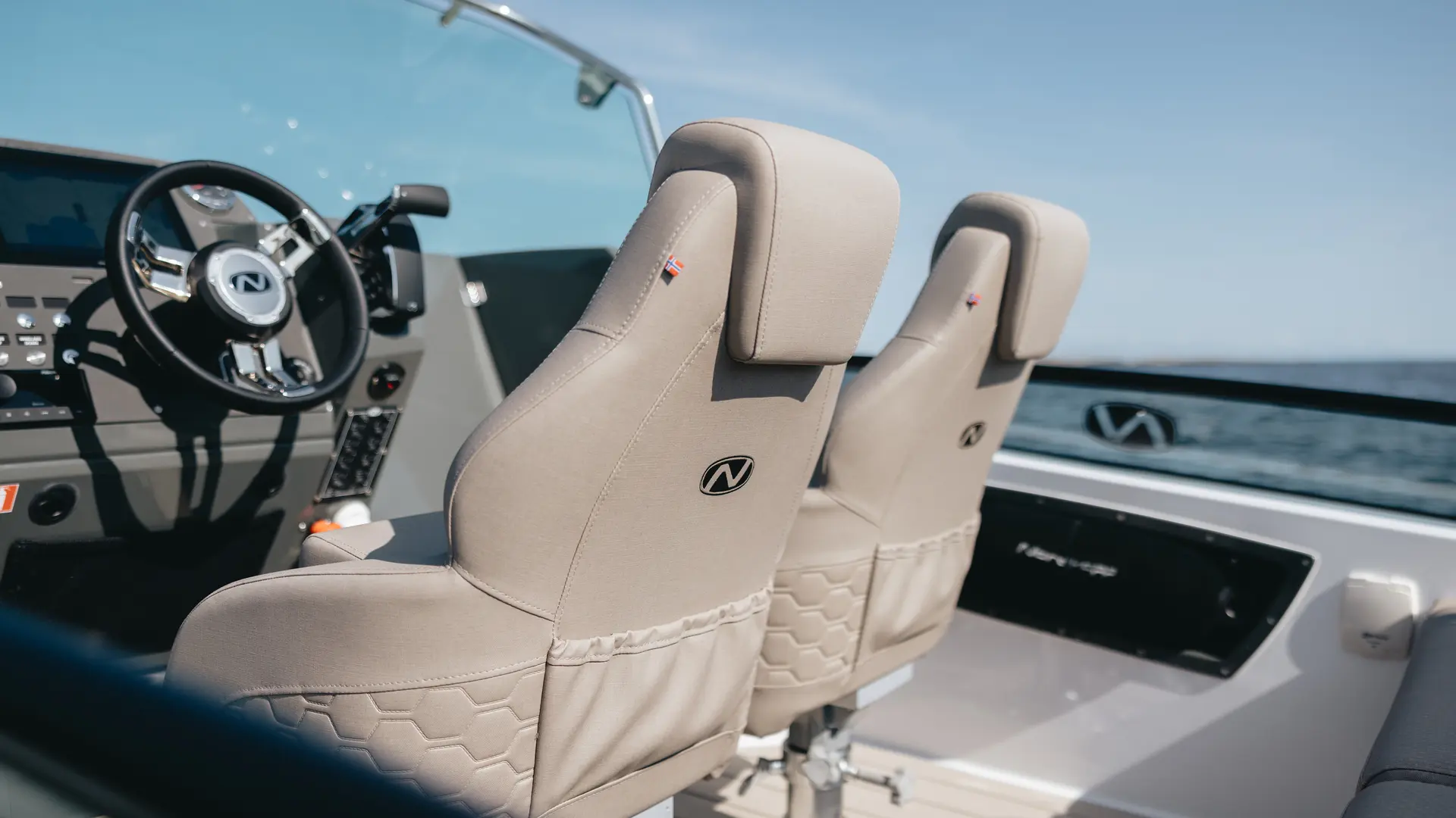 Nordkapp Enduro 705 exterior performance and deck image 23
