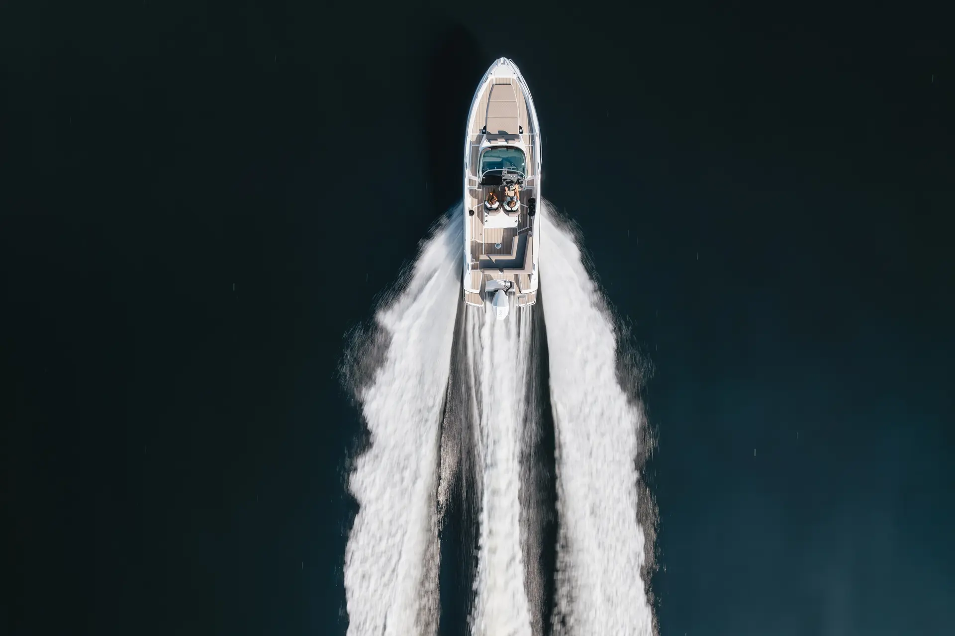 Enduro 805 efficient hull design