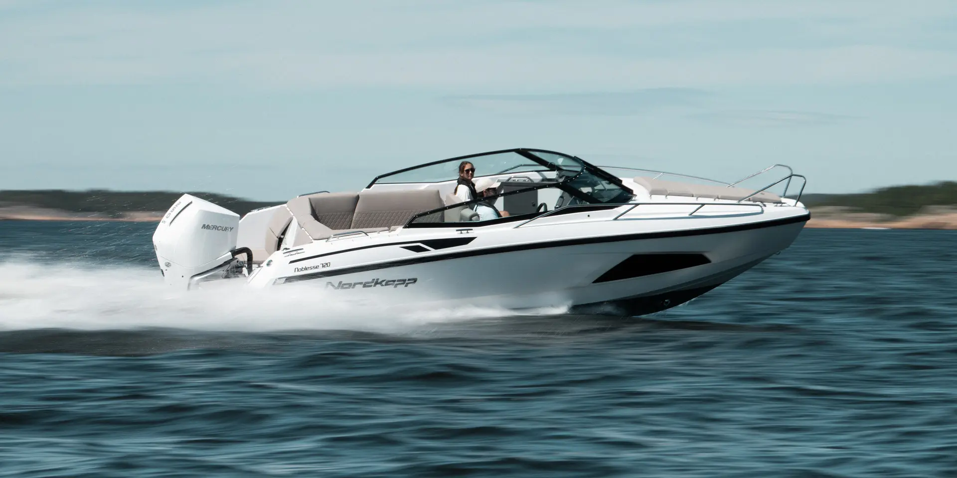 Noblesse 720 deep-v seaworthiness