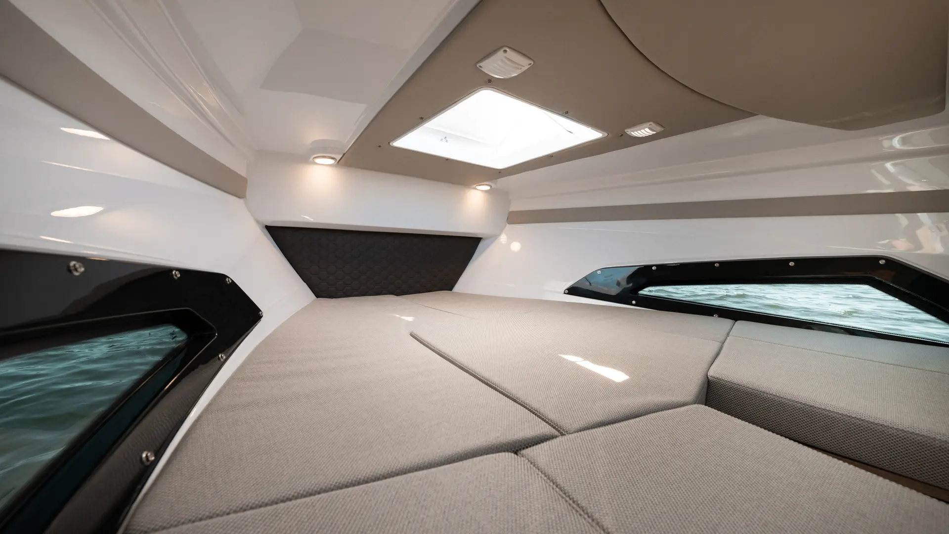 Noblesse 720 private double berth