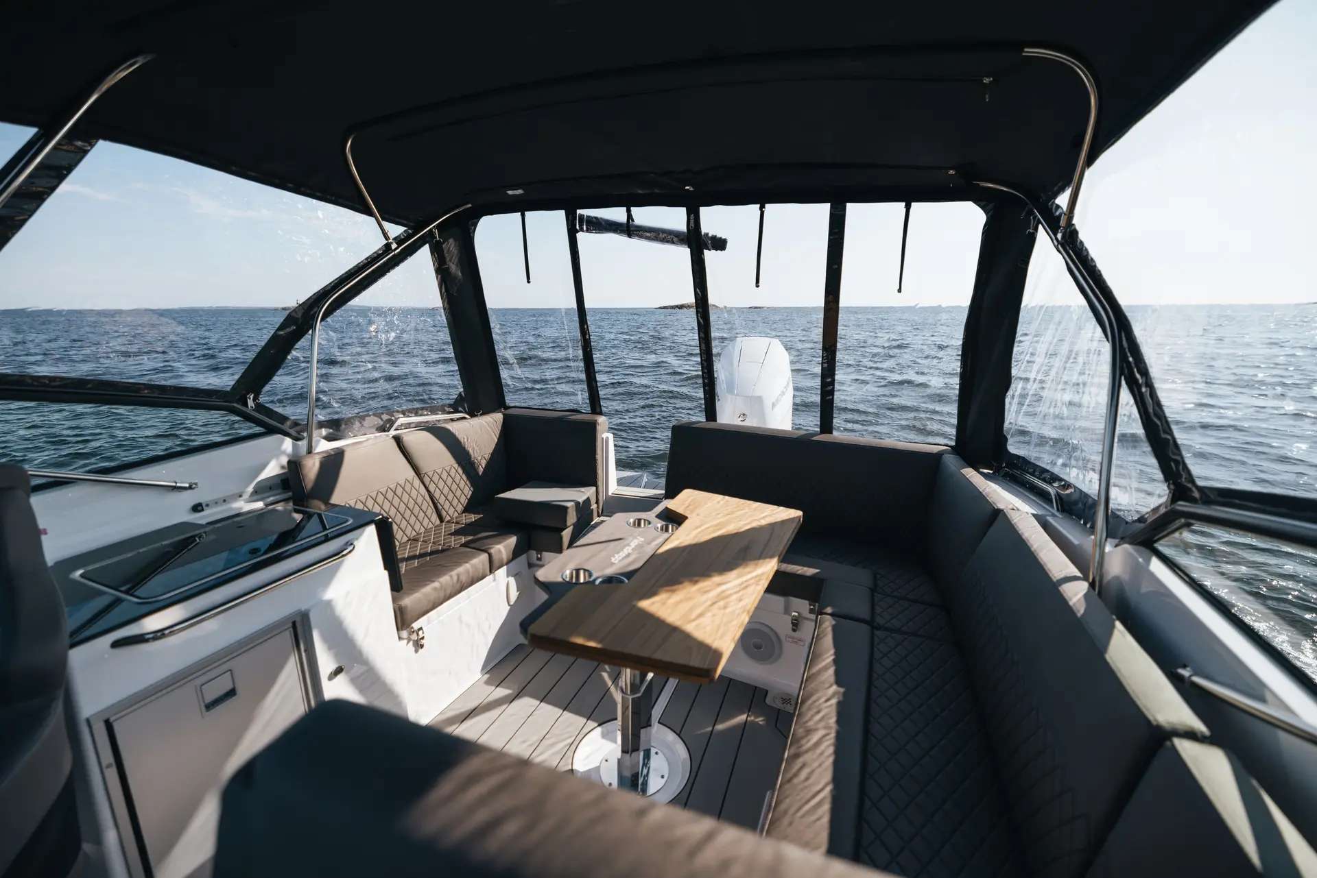 Nordkapp Noblesse 830 exterior performance and deck image 5