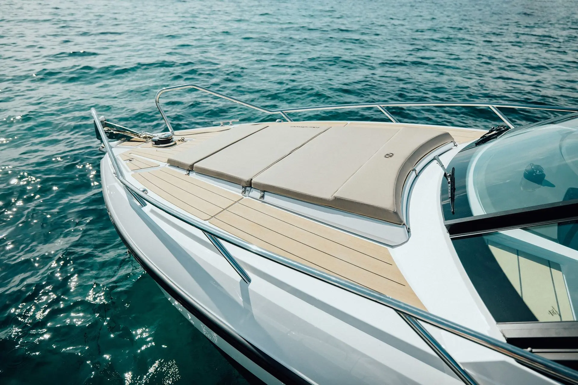 Noblesse 830 expansive sunbed