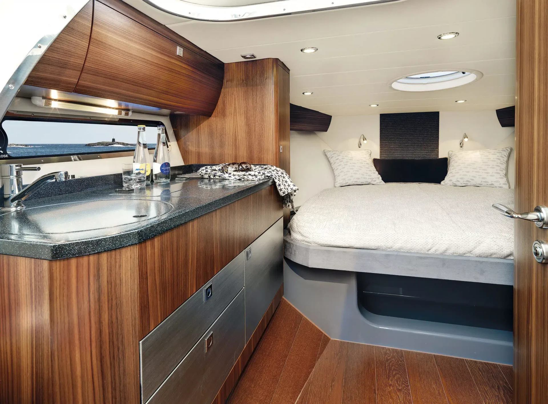 WINDY 32 GRAND ZONDA interior 1