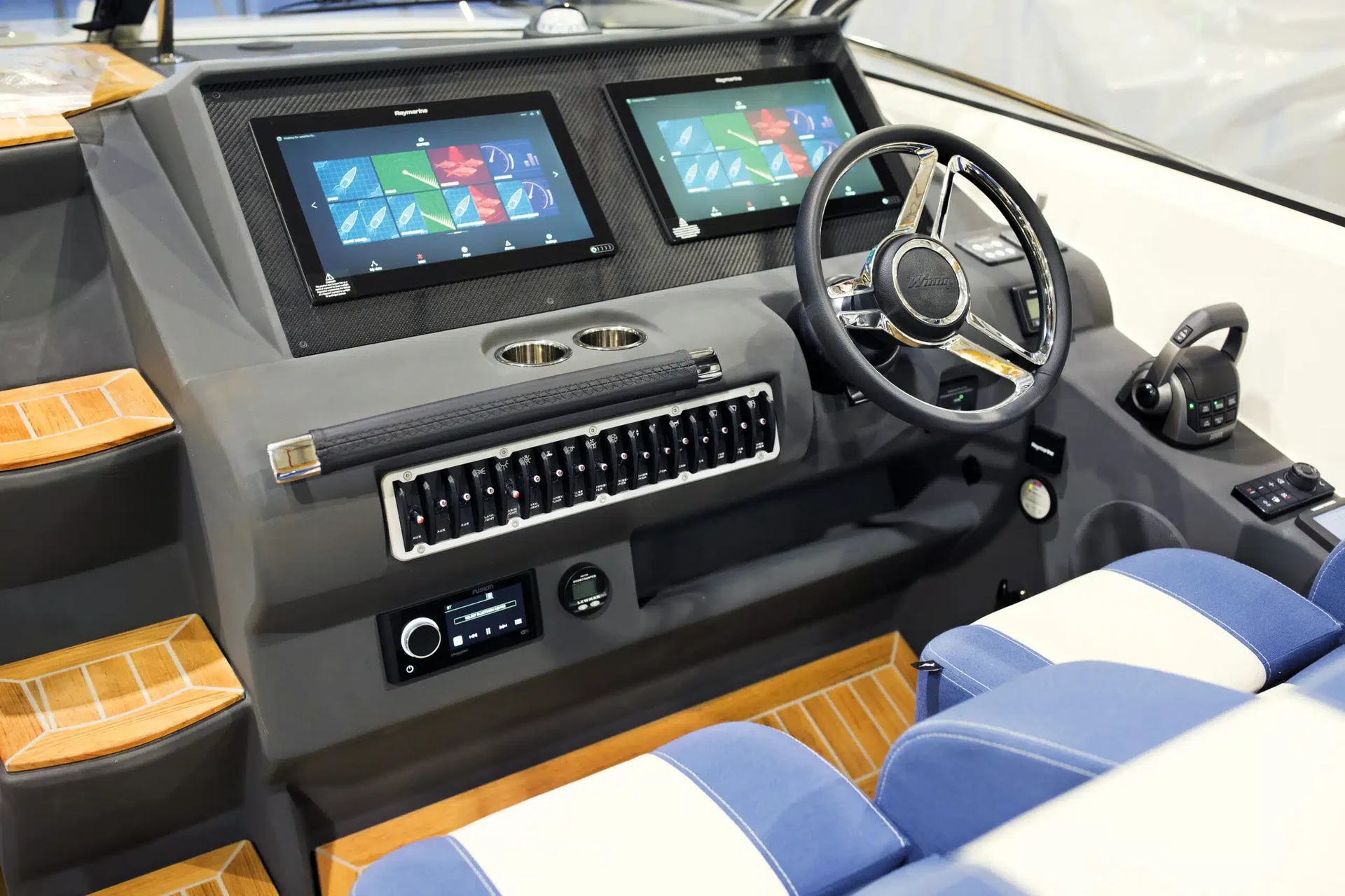 WINDY 32 GRAND ZONDA interior 5