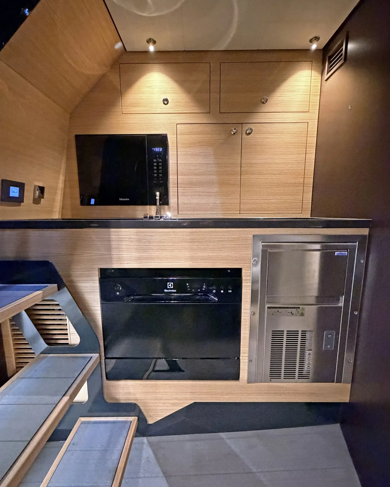 Full-service galley